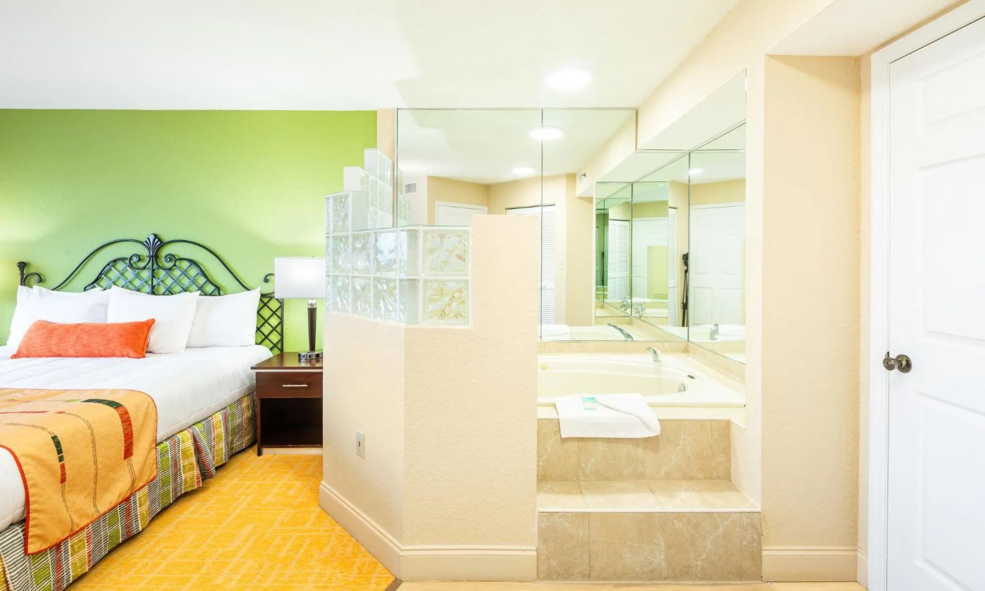 Bedroom, Bed in Vacation Village at Bonaventure, Fort Lauderdale