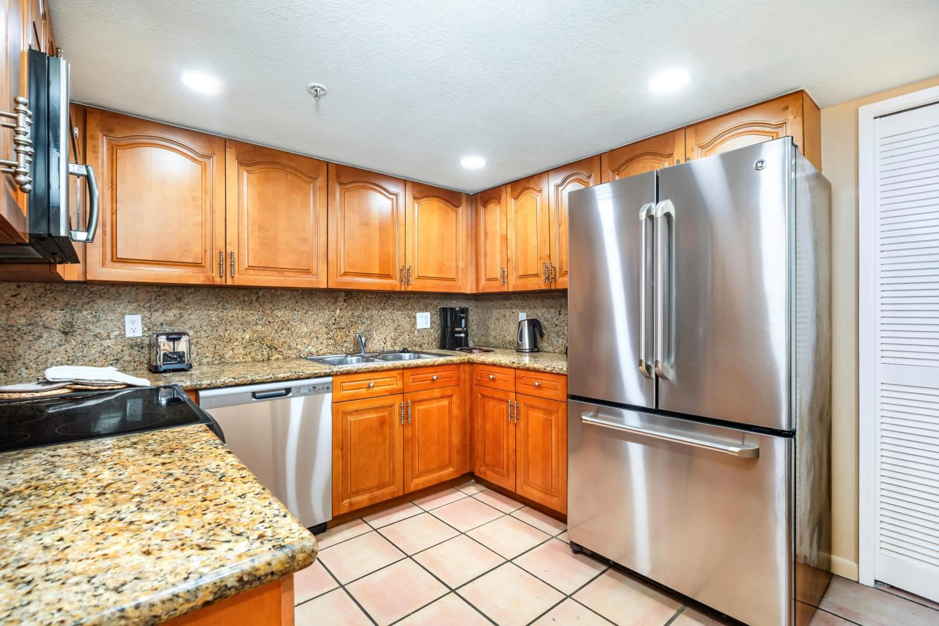 kitchen in Vacation Village at Bonaventure, Fort Lauderdale