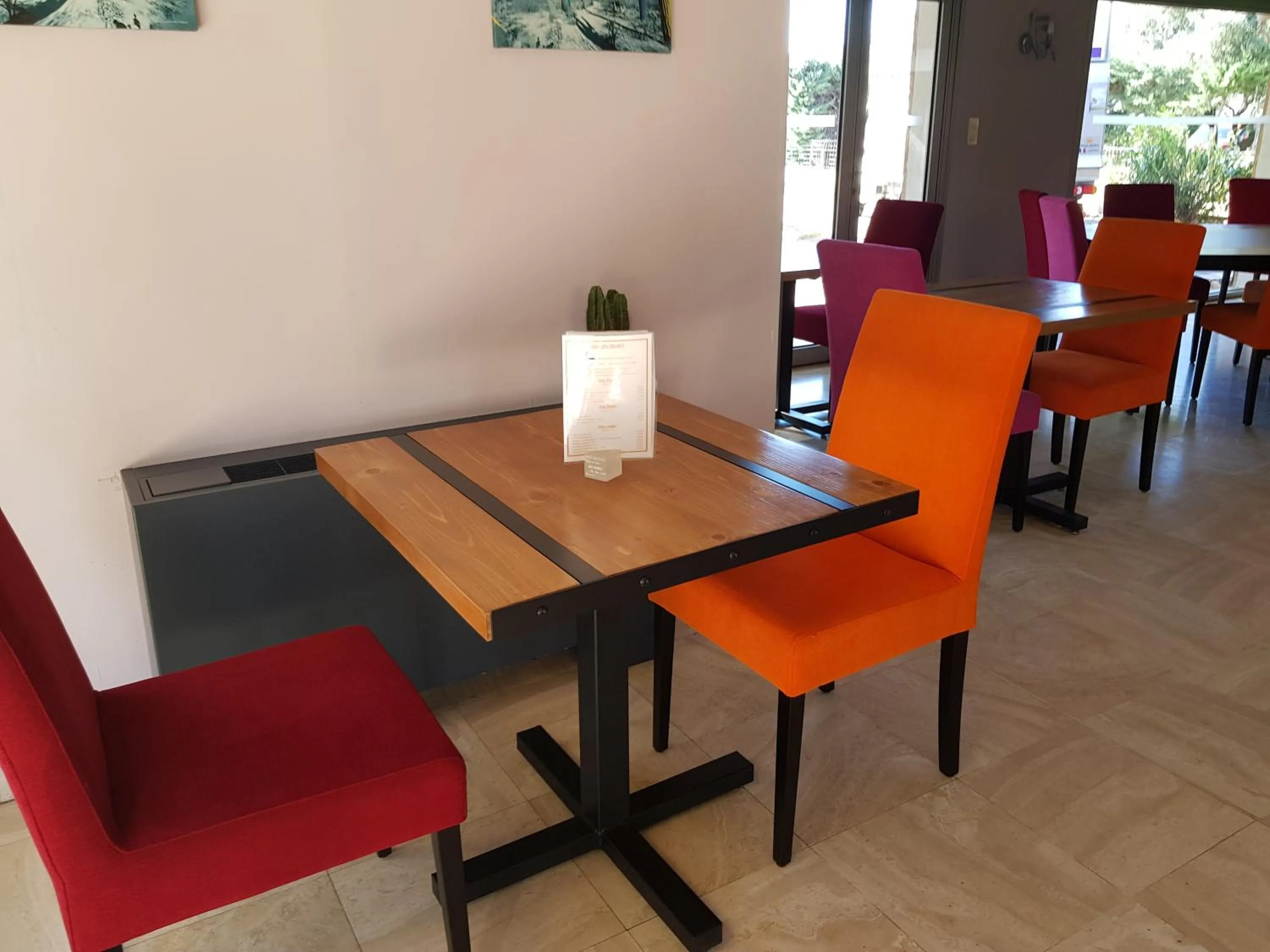 Dining area in Hôtel Restaurant Le Mas De L'Olivier