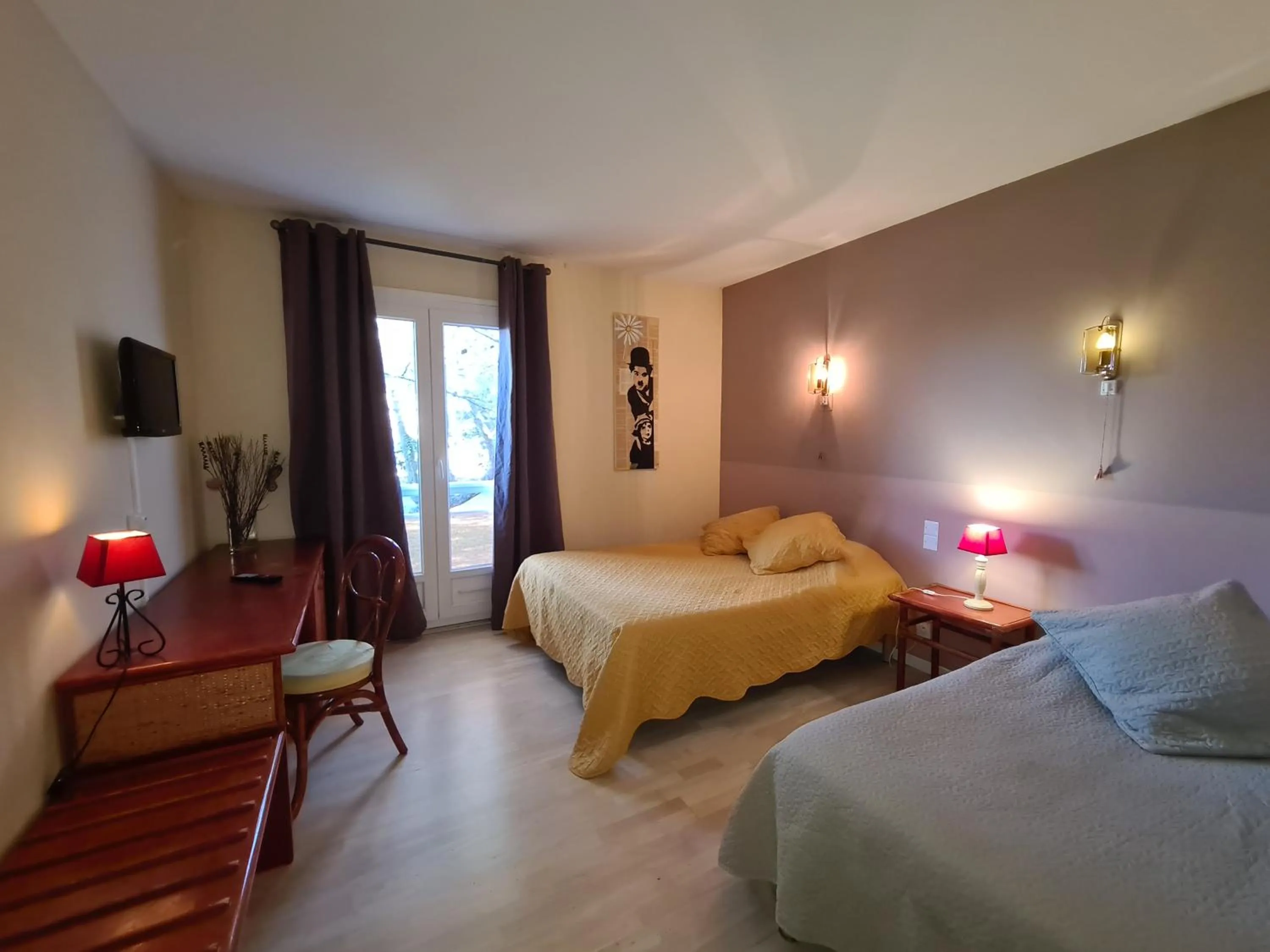 Bedroom, Bed in Hôtel Restaurant Le Mas De L'Olivier