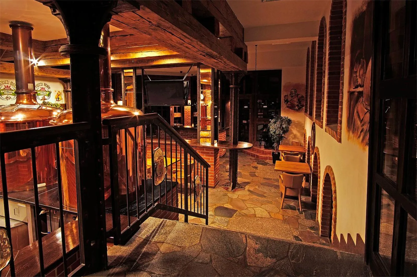 Restaurant/places to eat in Hotel Szymbark