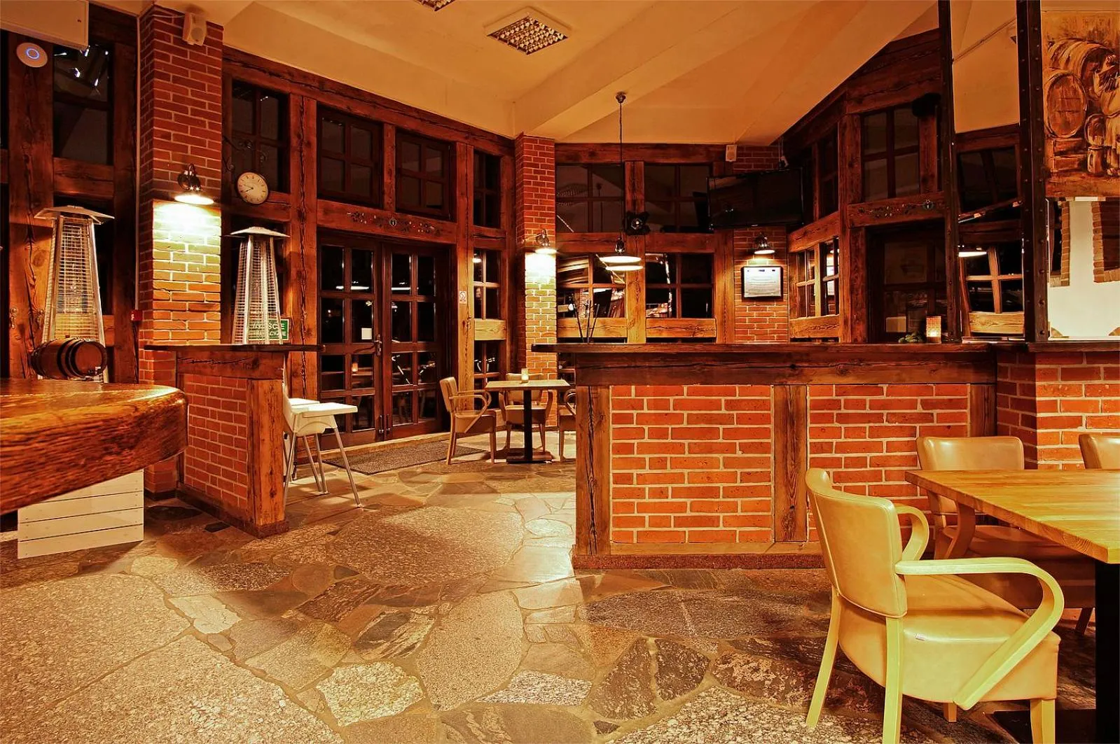 Restaurant/places to eat in Hotel Szymbark