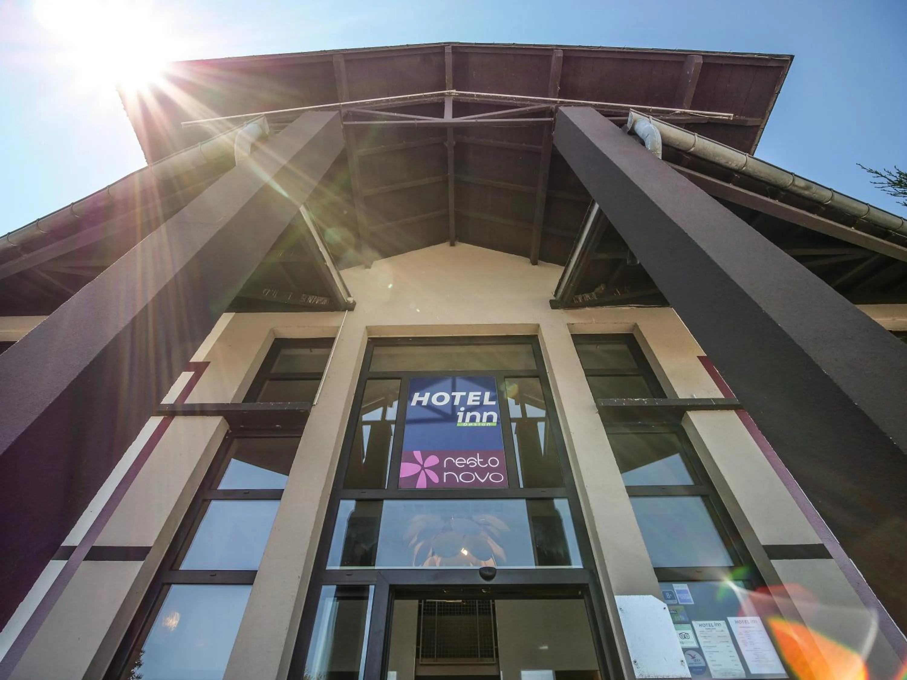 Property building in Hôtel Inn Design Resto Novo Vannes