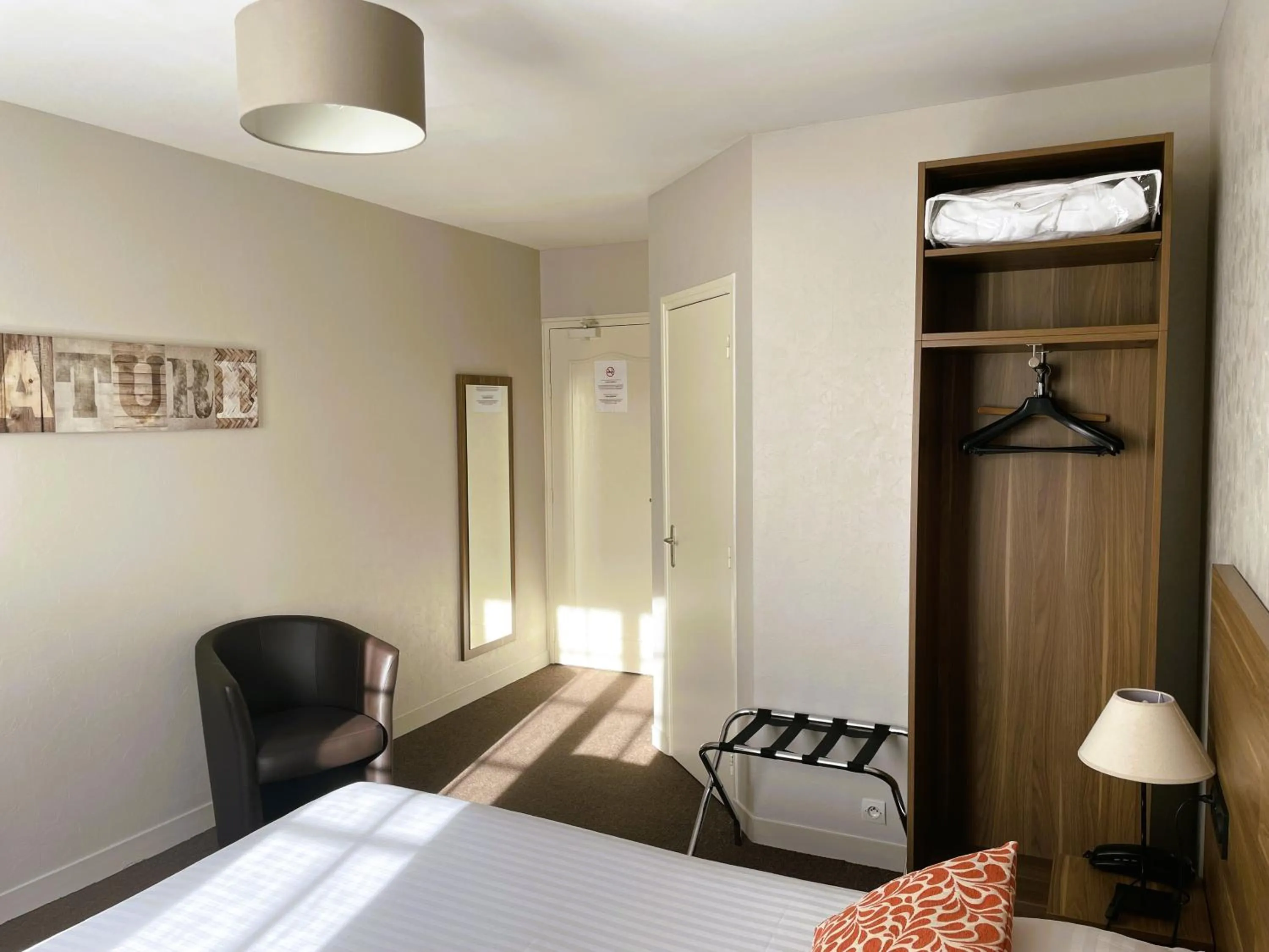 Property building, Bed in Le Vauban