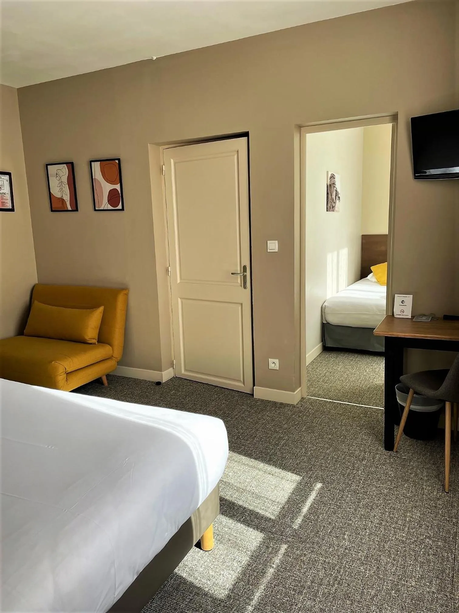 Property building, Bed in Le Vauban