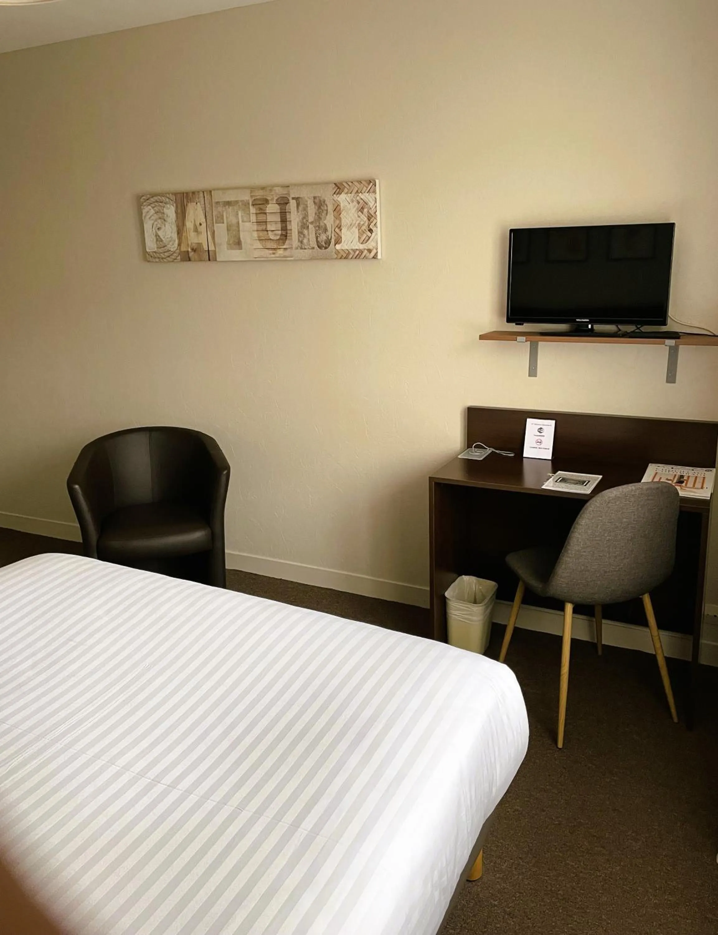 Property building, Bed in Le Vauban