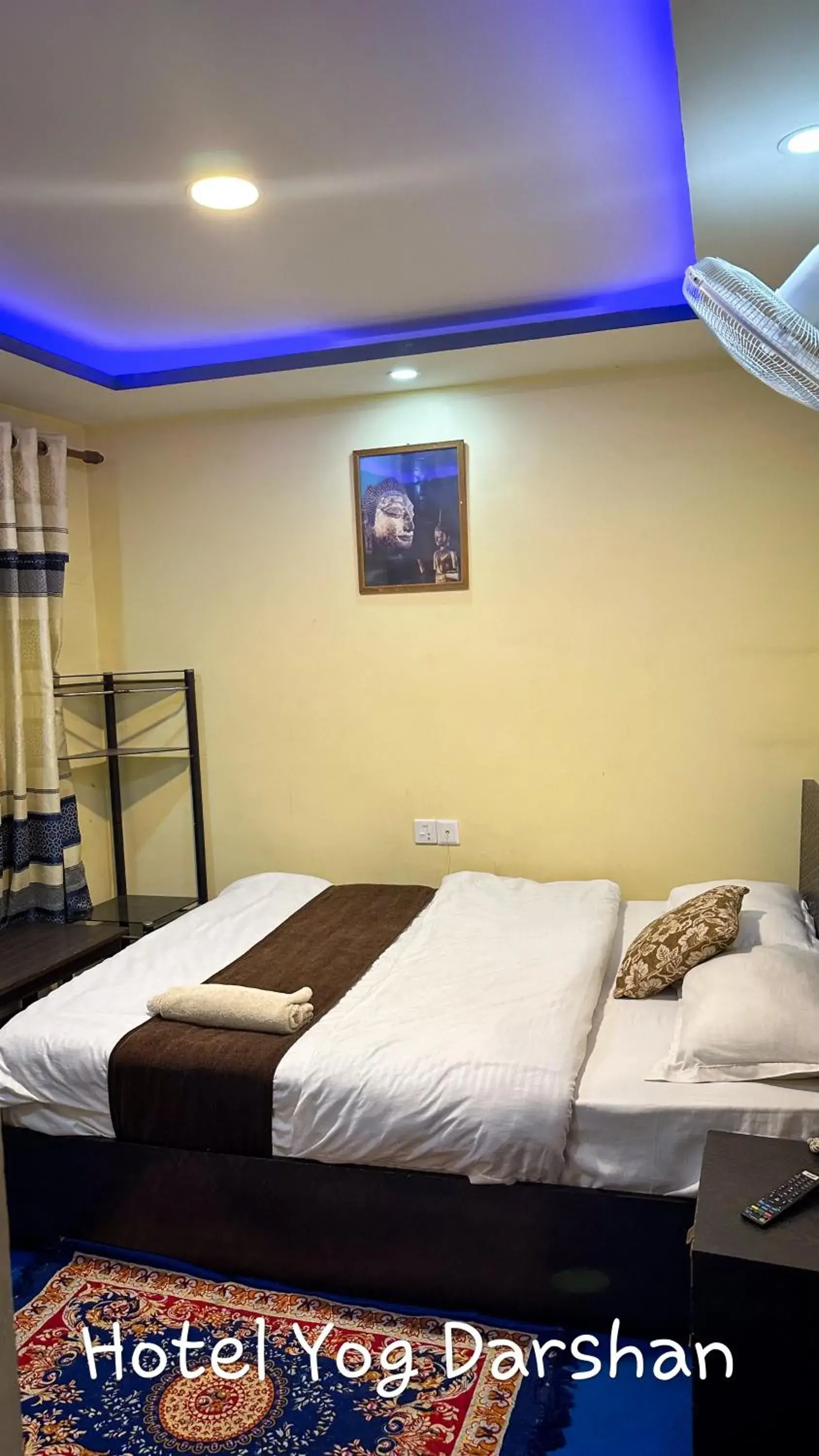 Standard King Room in Hotel Yog Darshan Standard King Room in Hotel Yog Darshan