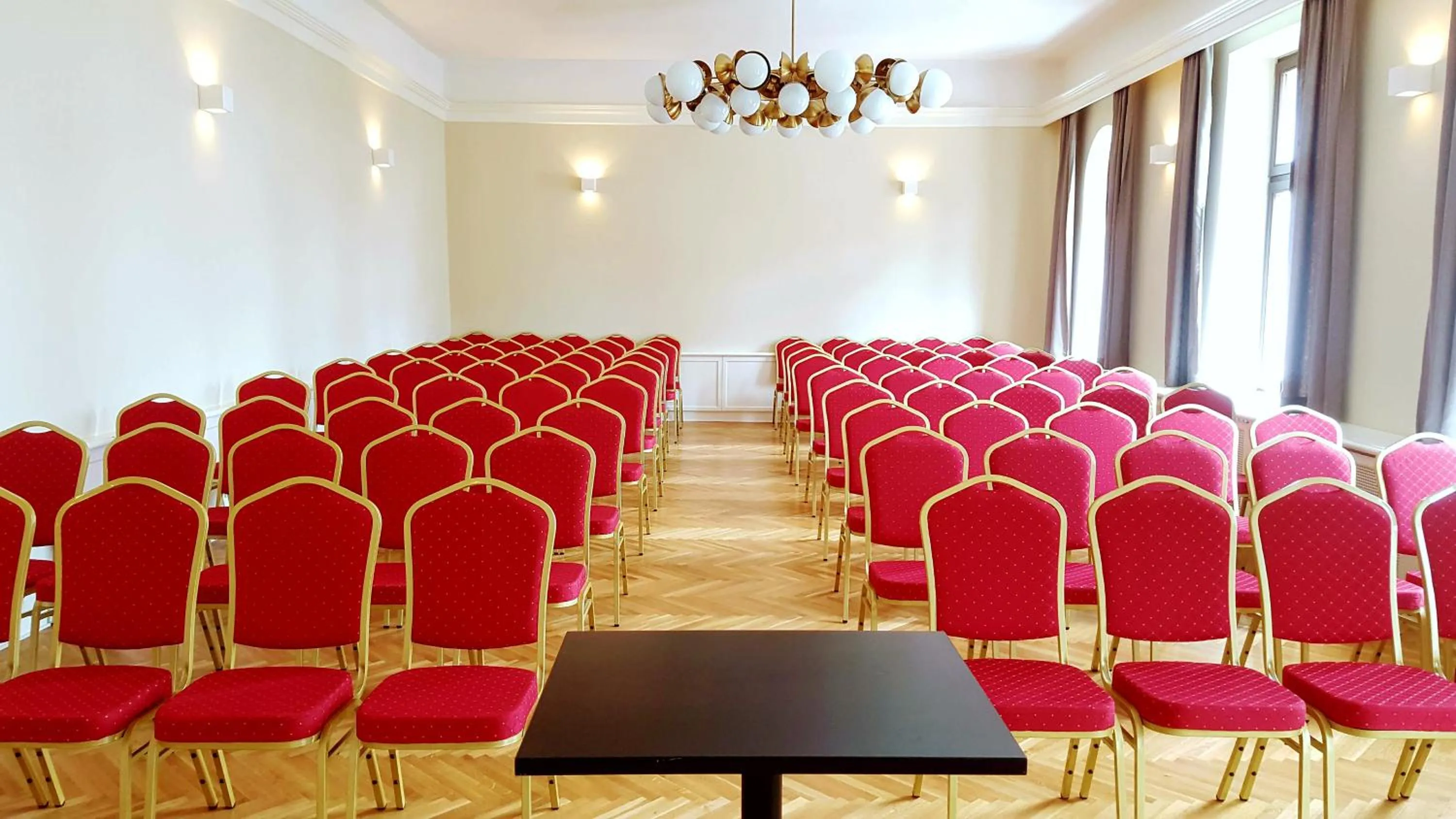 Business facilities in B&B Hotel Praha