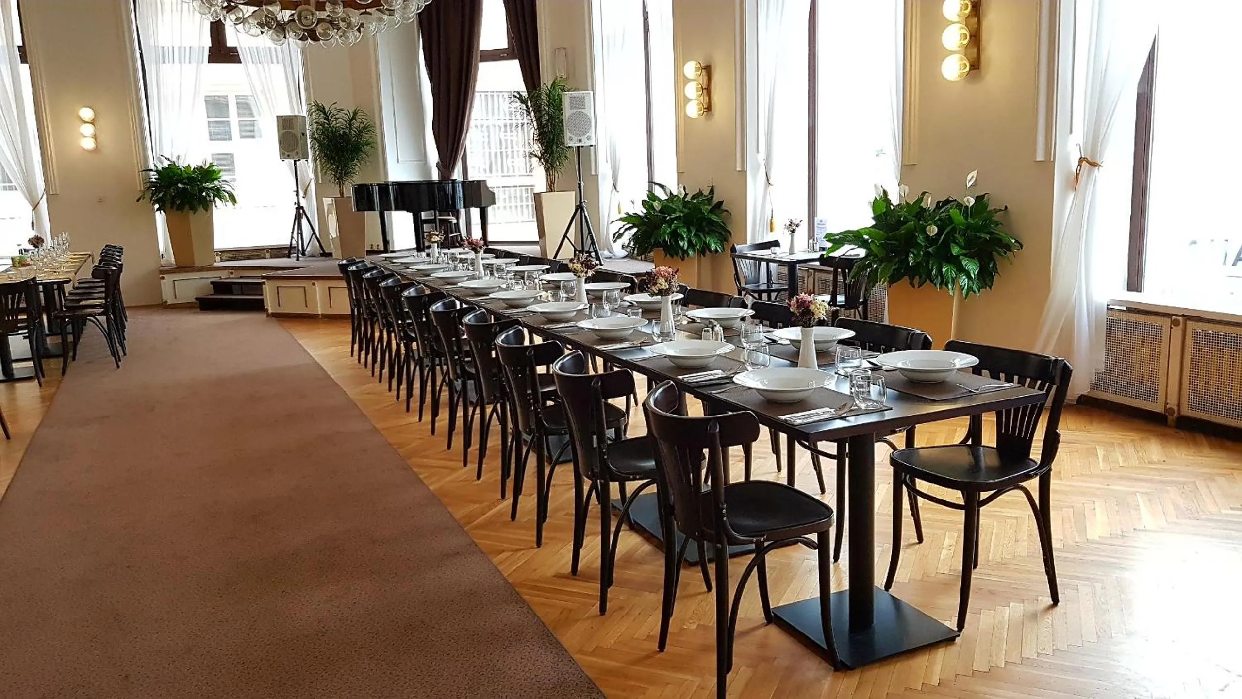 Restaurant/places to eat in B&B Hotel Praha