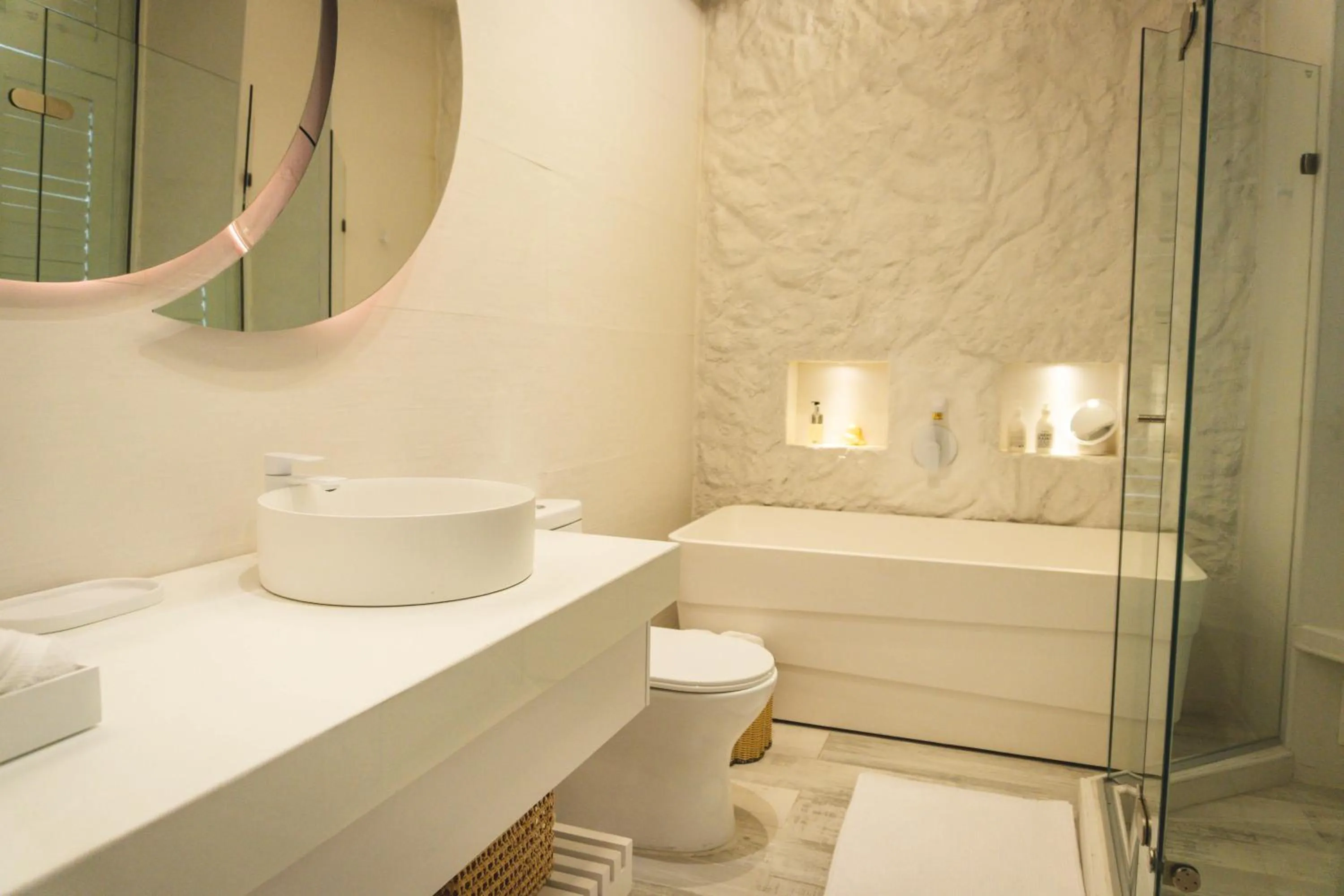 Shower in Casa Diluca Cartagena Hotel Boutique