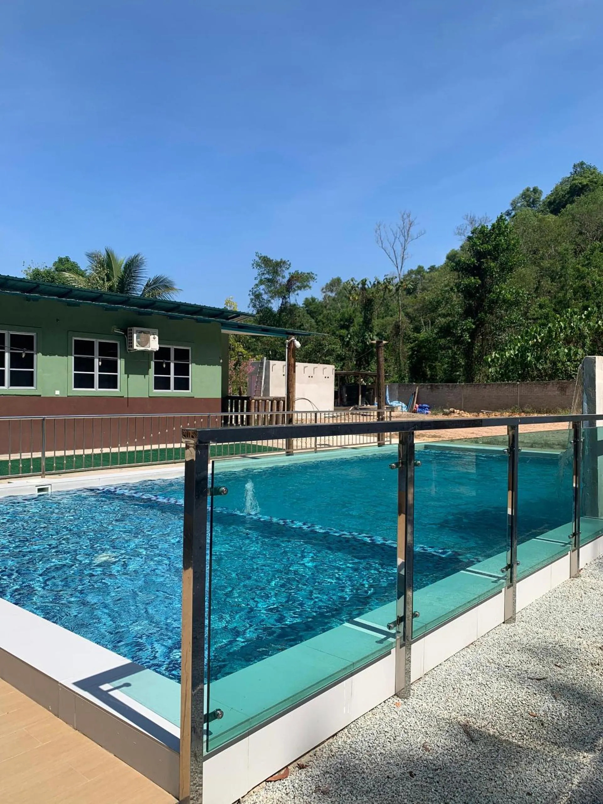 Swimming pool in BB Durio Chalet