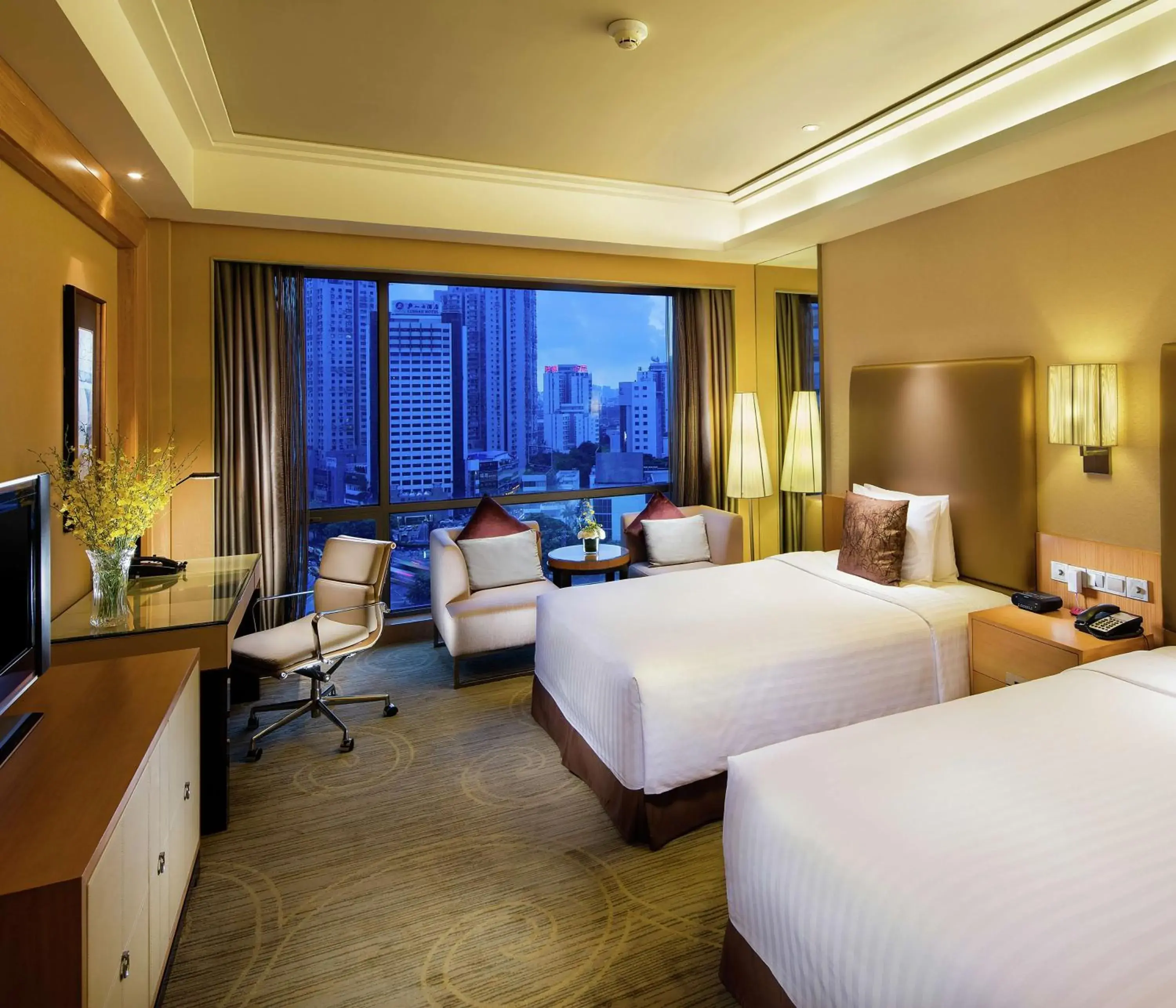 Bedroom, Bed in Hilton Xiamen, Lobby Links to Metro&shopping mall, Near train station Bedroom, Bed in Hilton Xiamen, Lobby Links to Metro&shopping mall, Near train station