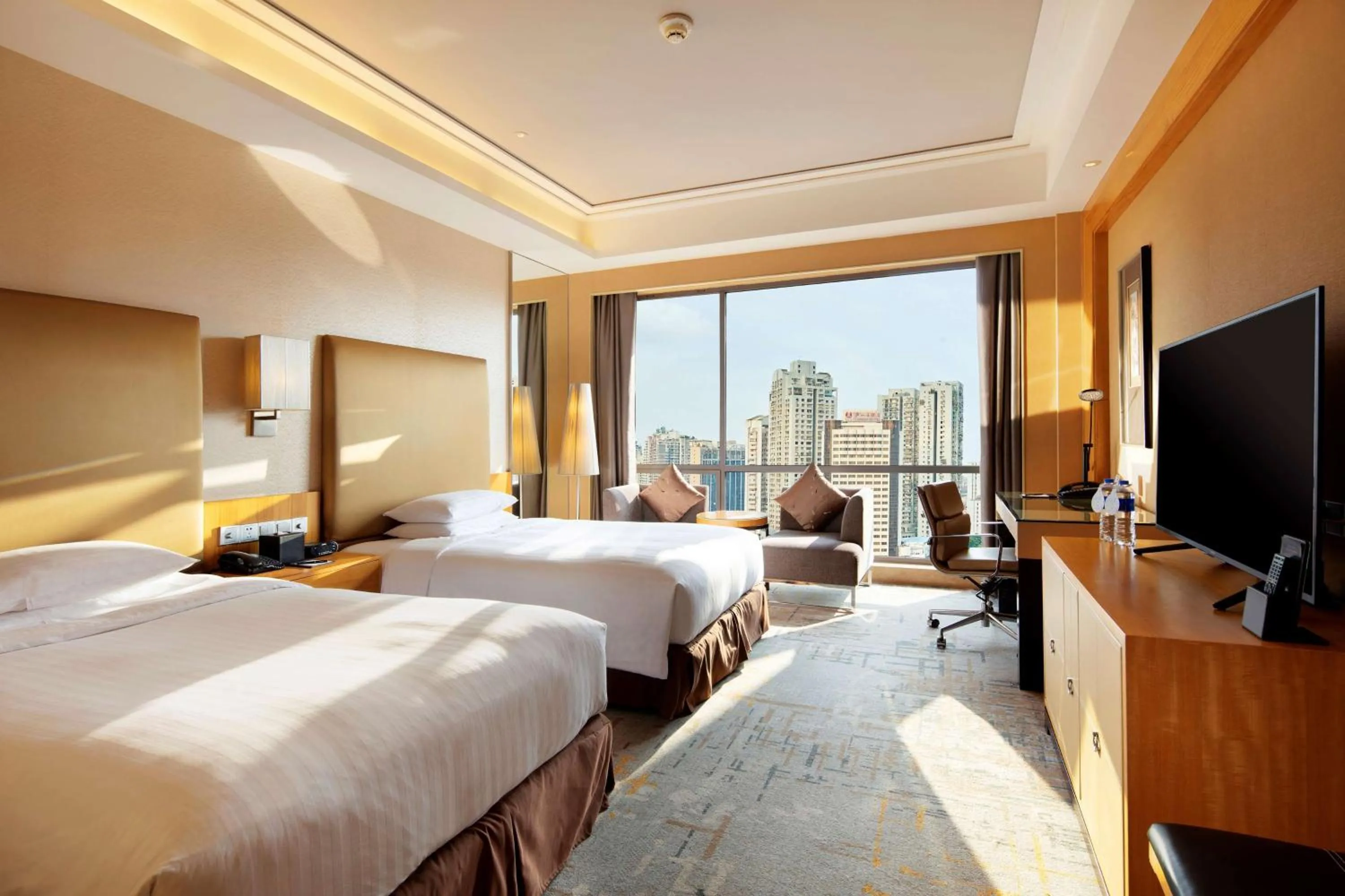 Bedroom, Bed in Hilton Xiamen, Lobby Links to Metro&shopping mall, Near train station