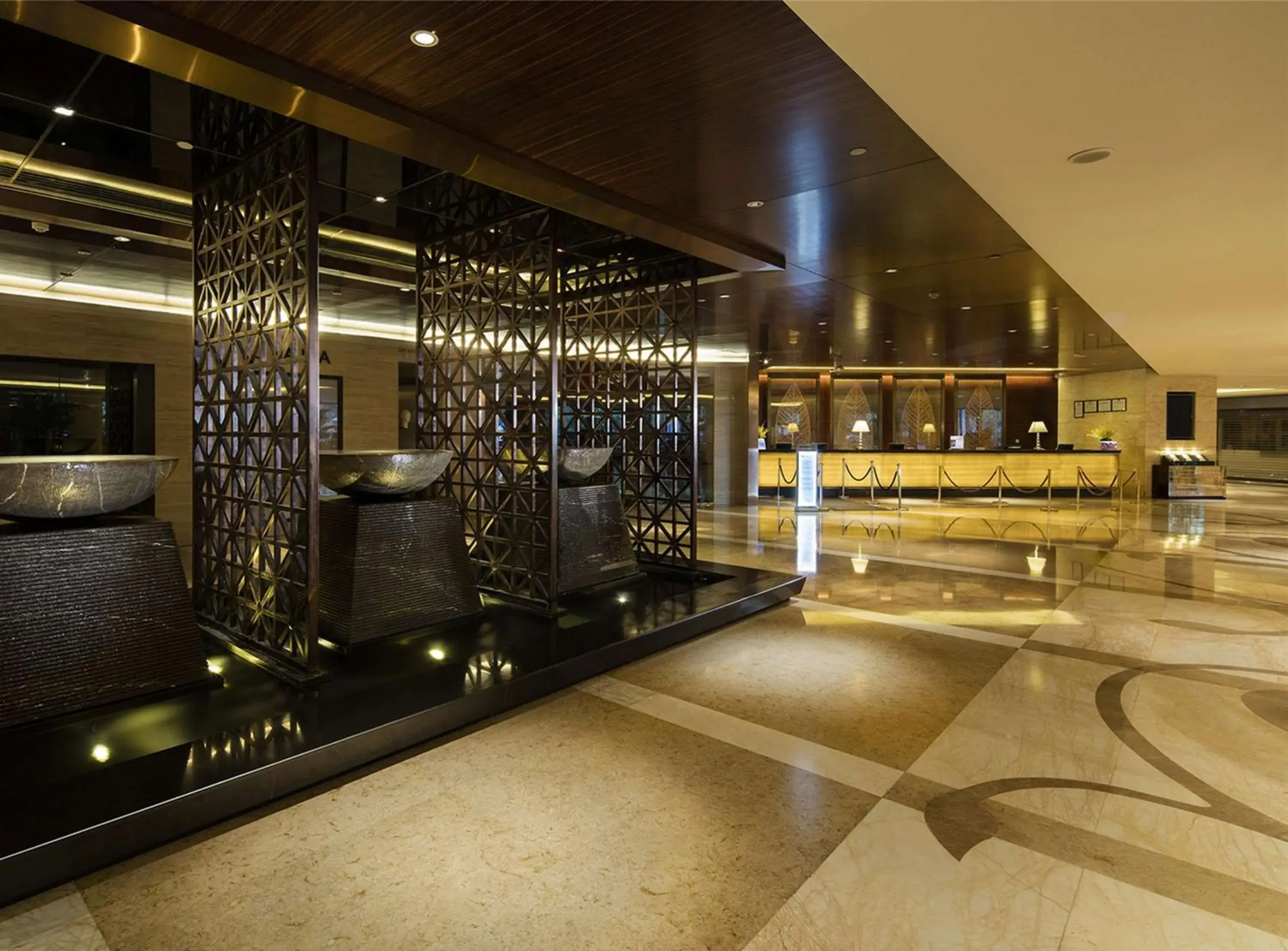 Lobby or reception in Hilton Xiamen, Lobby Links to Metro&shopping mall, Near train station Lobby or reception in Hilton Xiamen, Lobby Links to Metro&shopping mall, Near train station