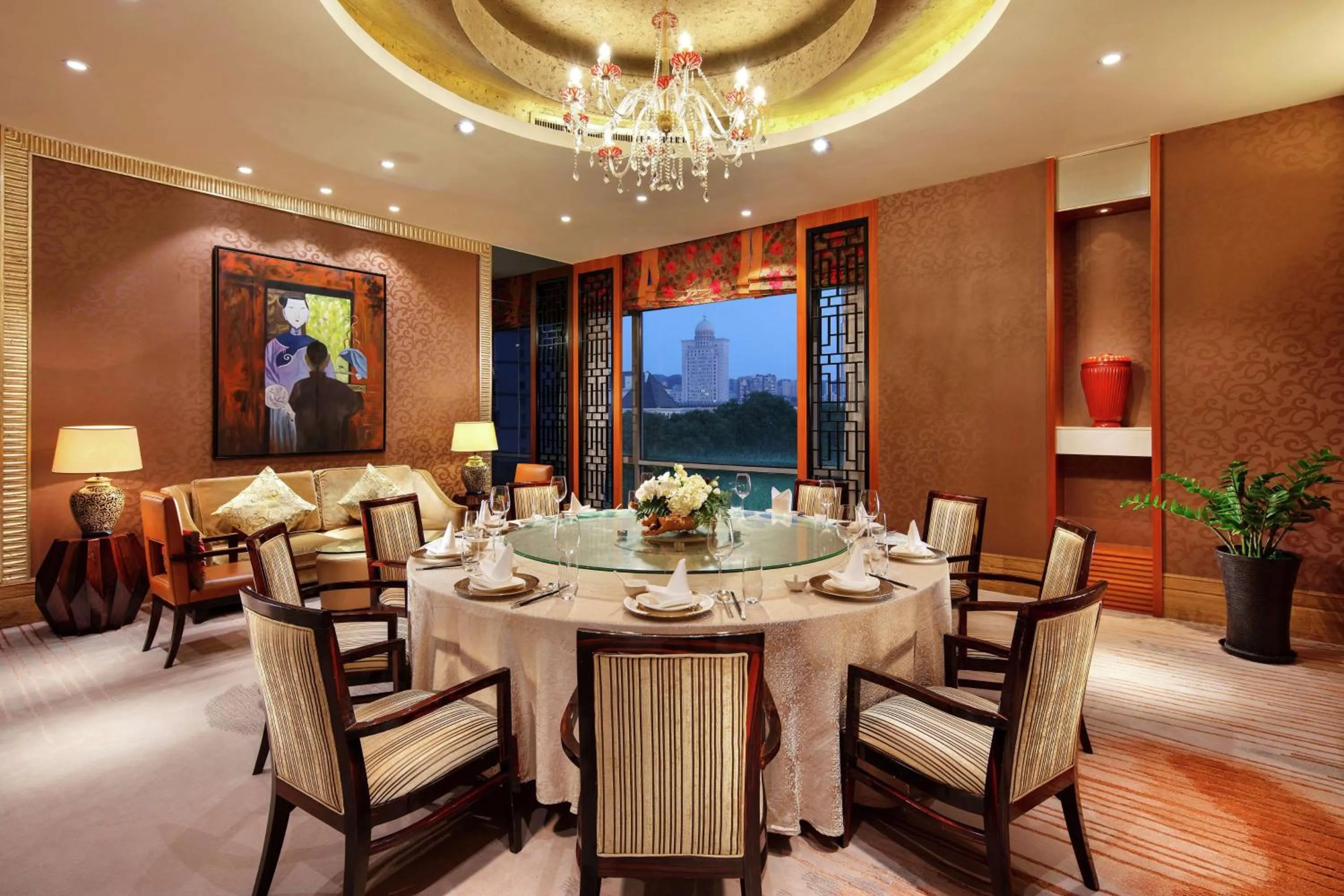 Restaurant/places to eat in Hilton Xiamen, Lobby Links to Metro&shopping mall, Near train station