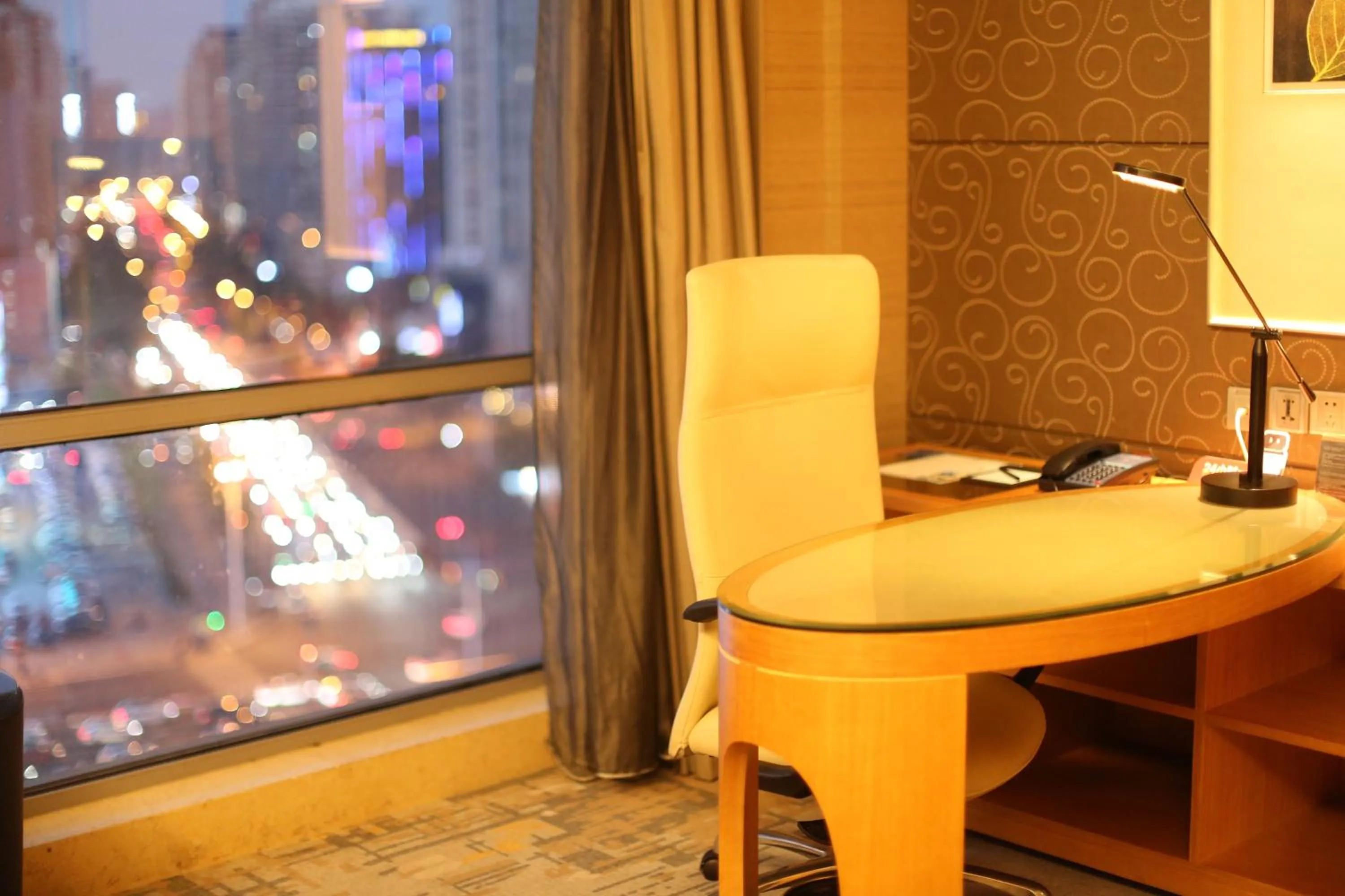 Seating area in Hilton Xiamen, Lobby Links to Metro&shopping mall, Near train station