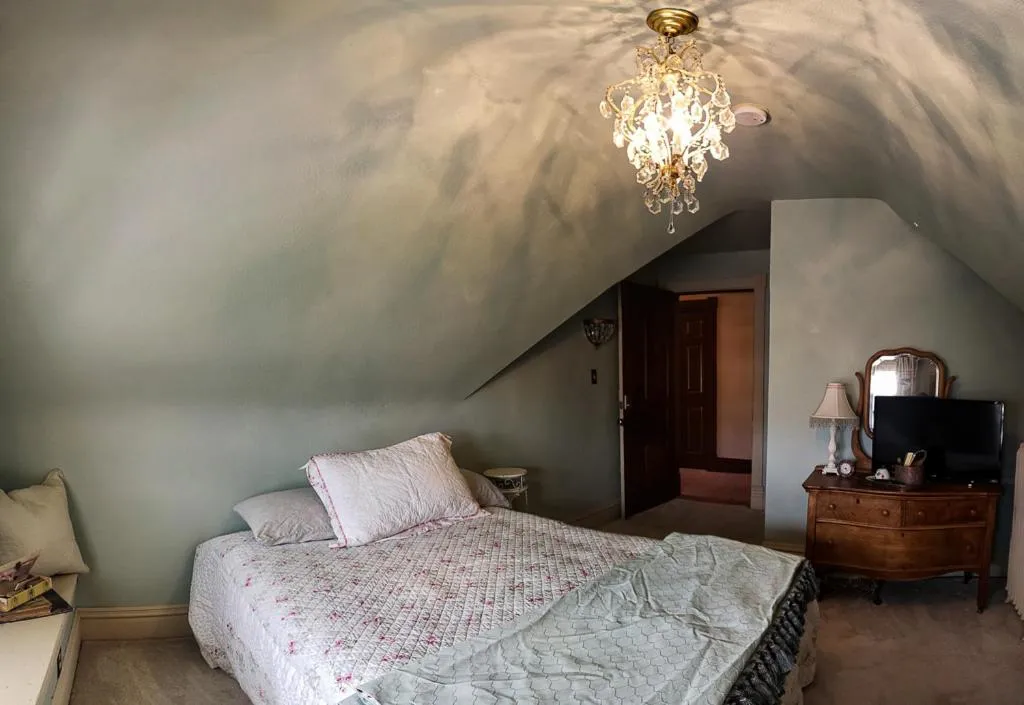 Bed in Linda Sue Manor