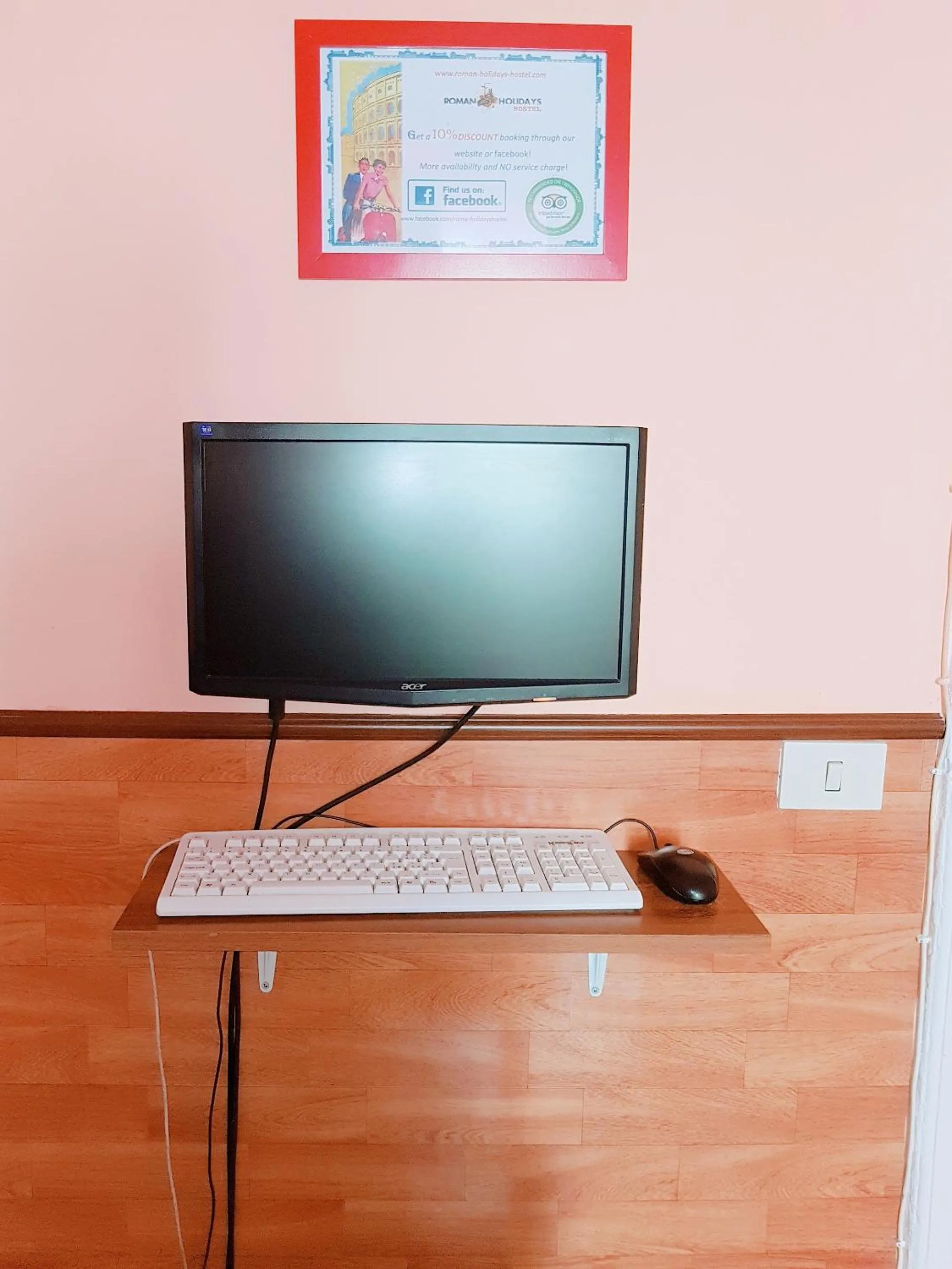 Communal lounge/ TV room in Român Holidays