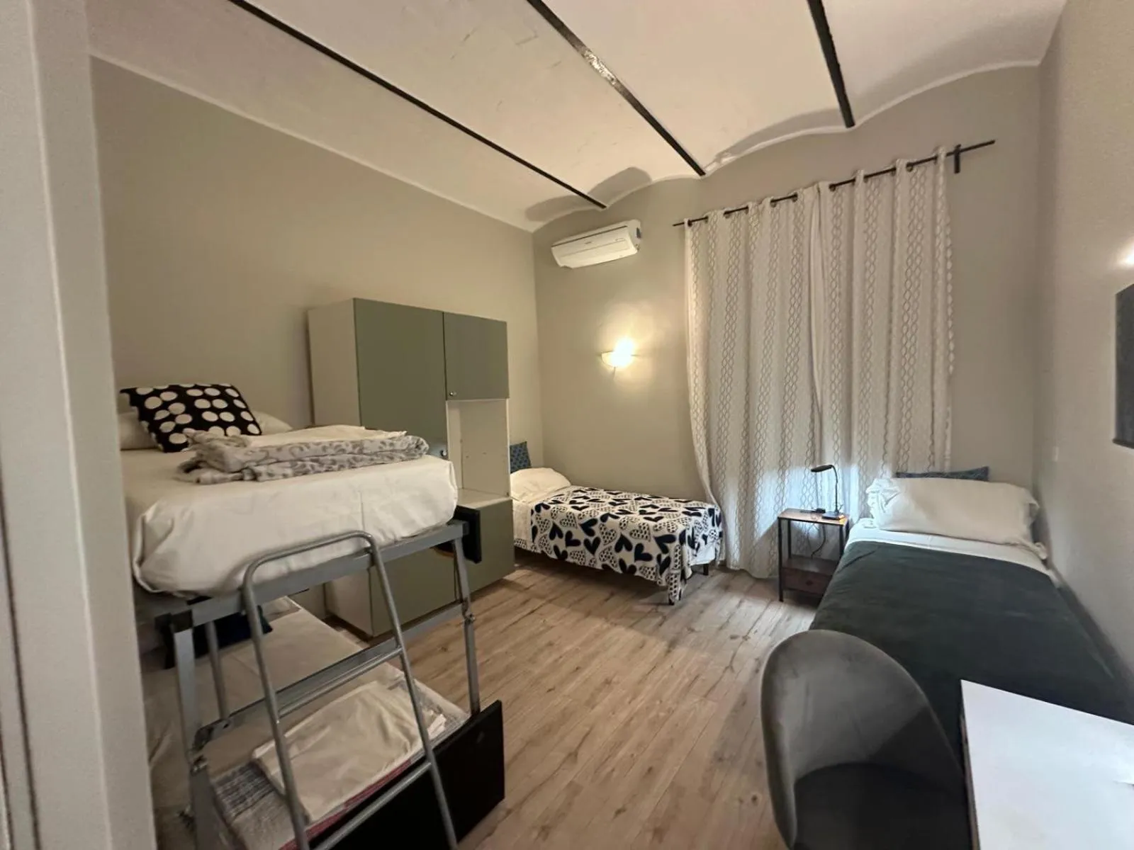 Bed in Român Holidays