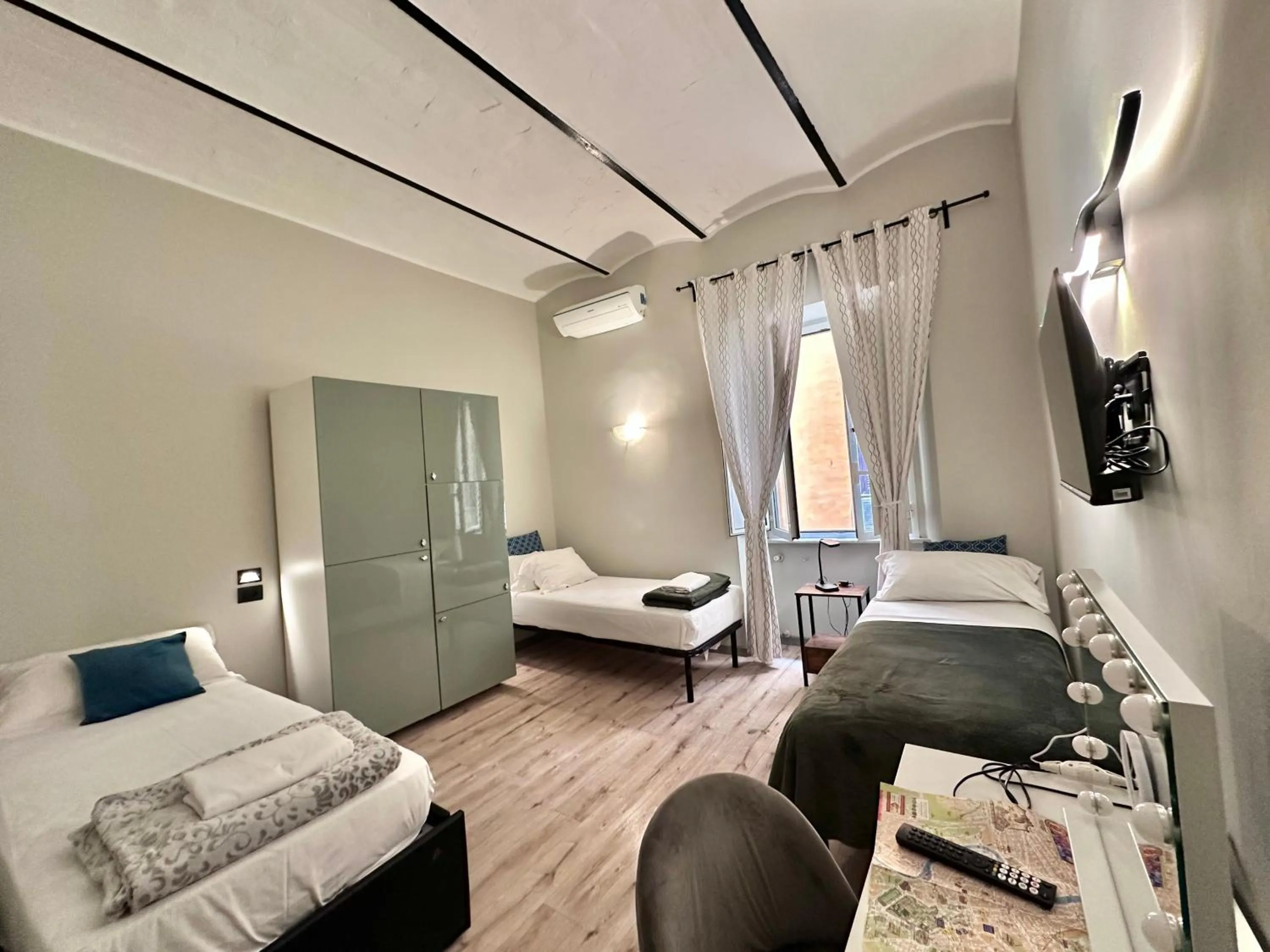 Bed in Român Holidays