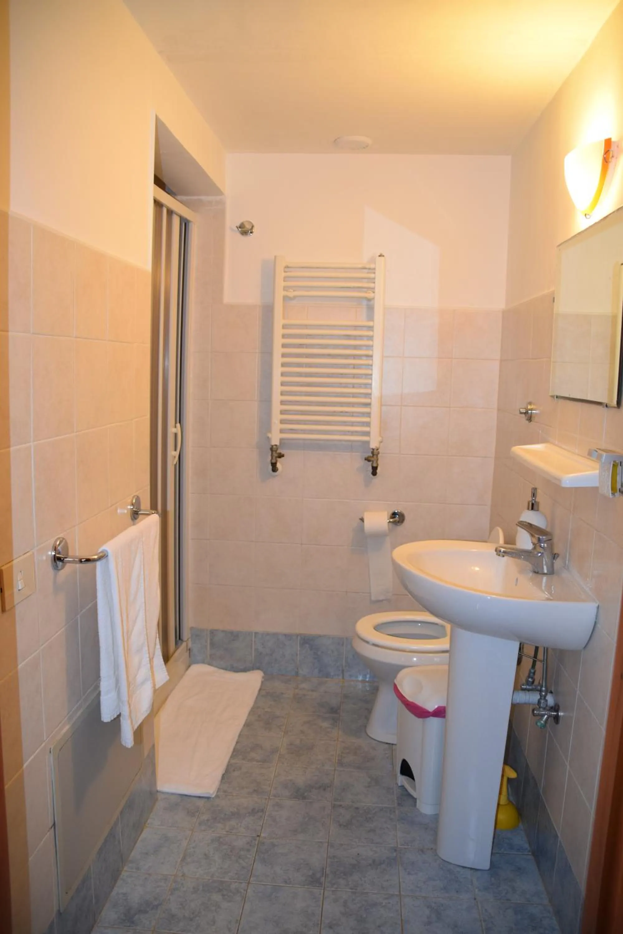 Bathroom in Român Holidays