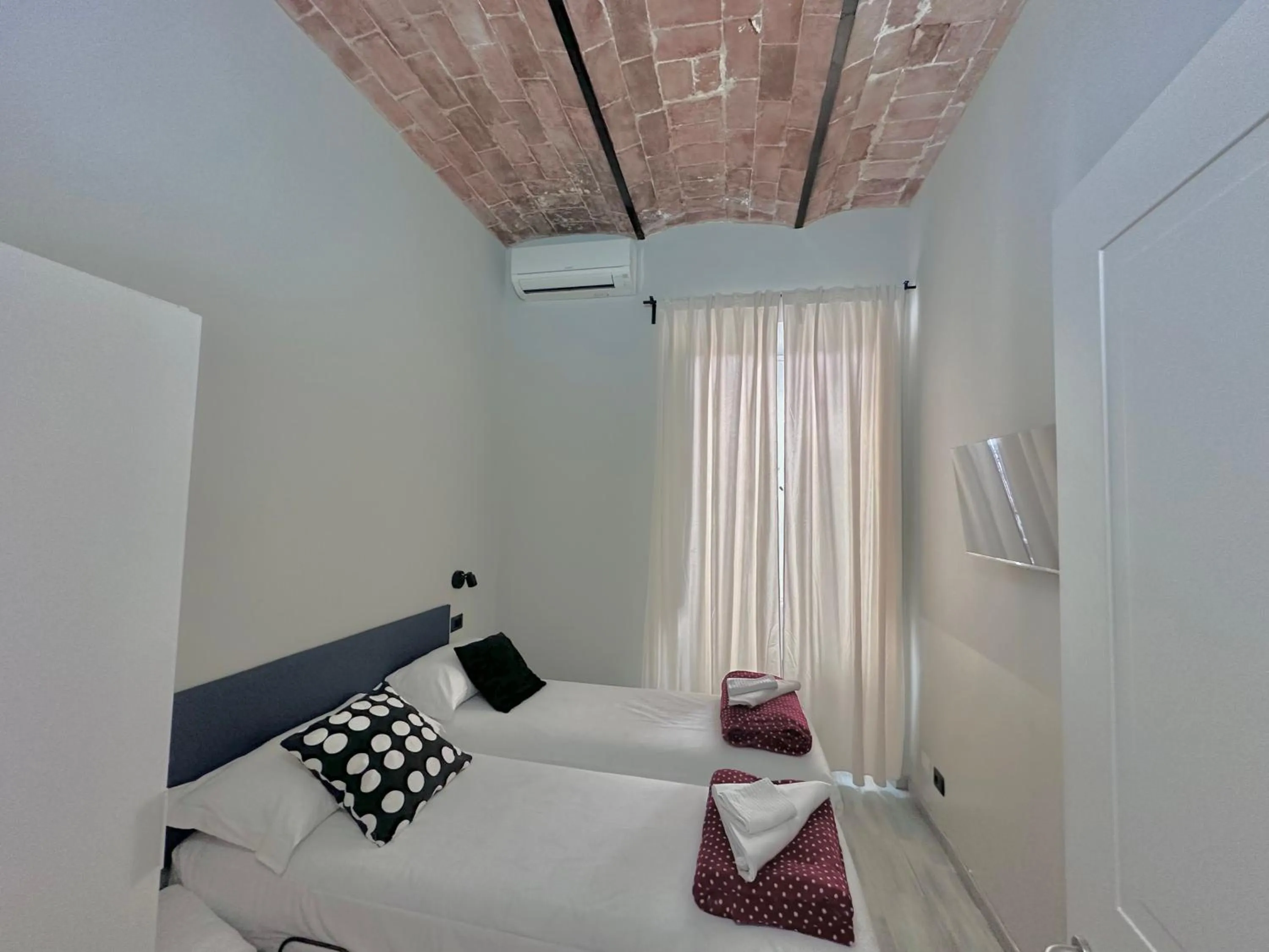 Bed in Român Holidays