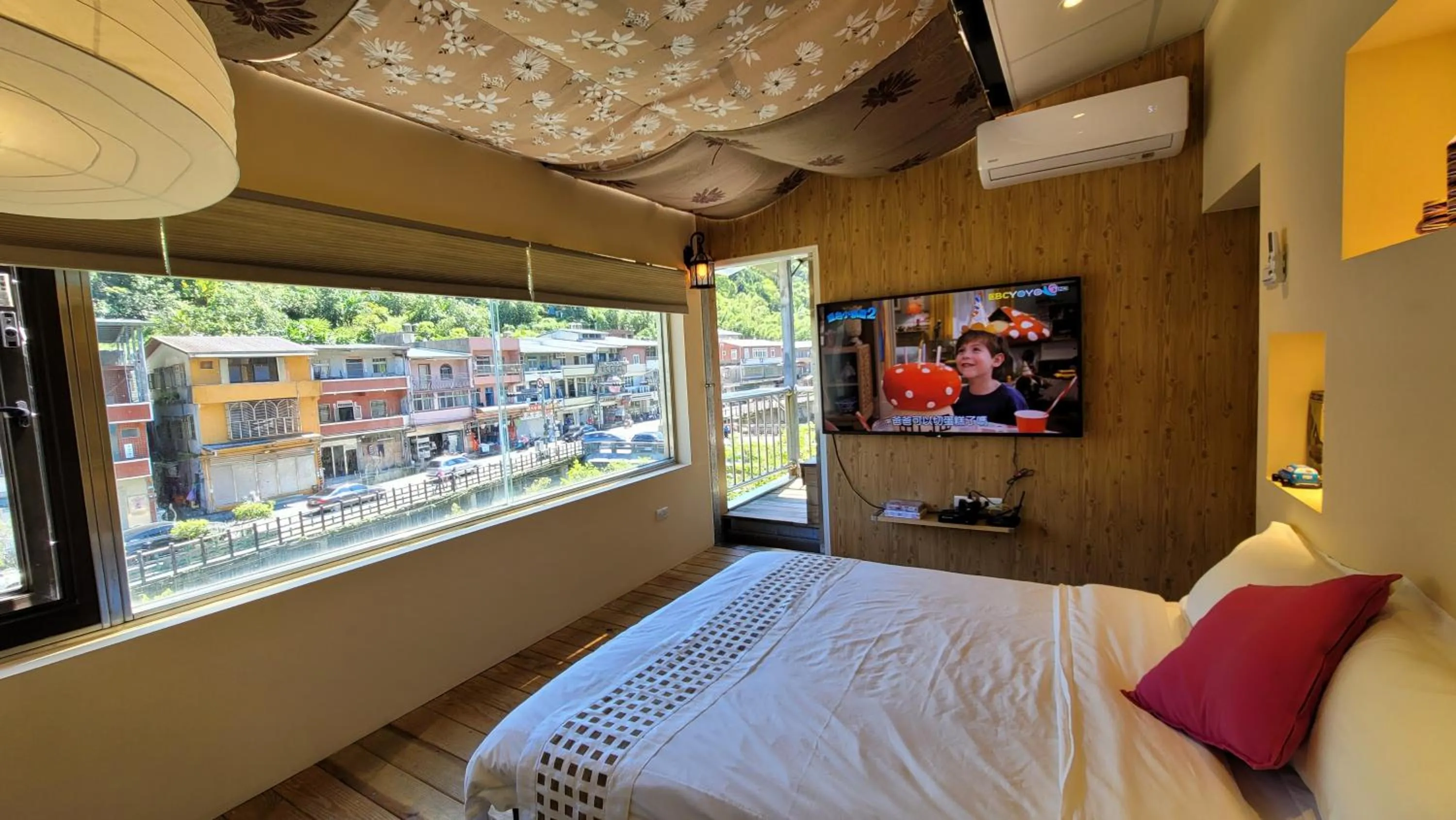 Photo of the whole room, Bed in Xi Yin Zhi Su