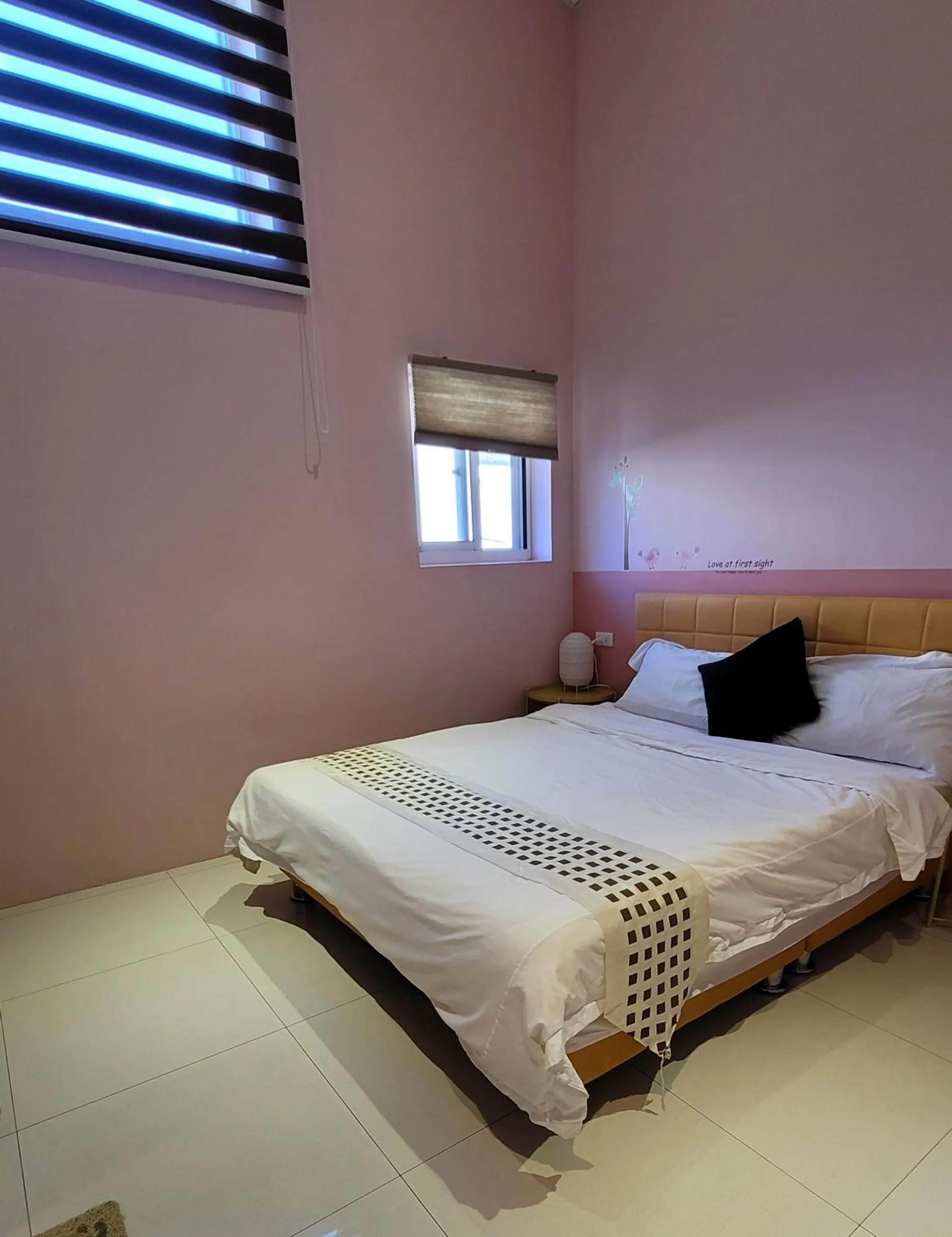 Photo of the whole room, Bed in Xi Yin Zhi Su