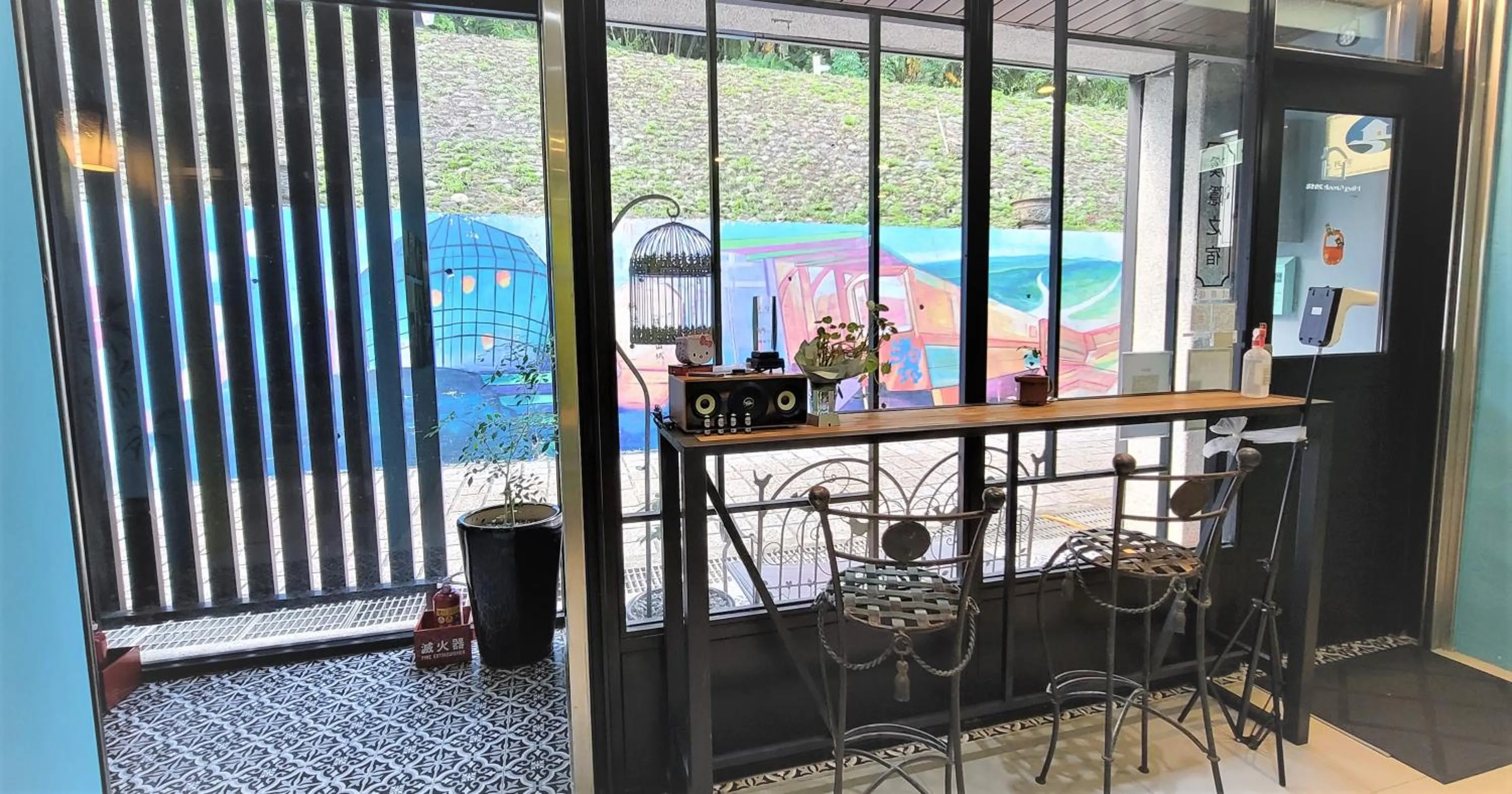 On site in Xi Yin Zhi Su