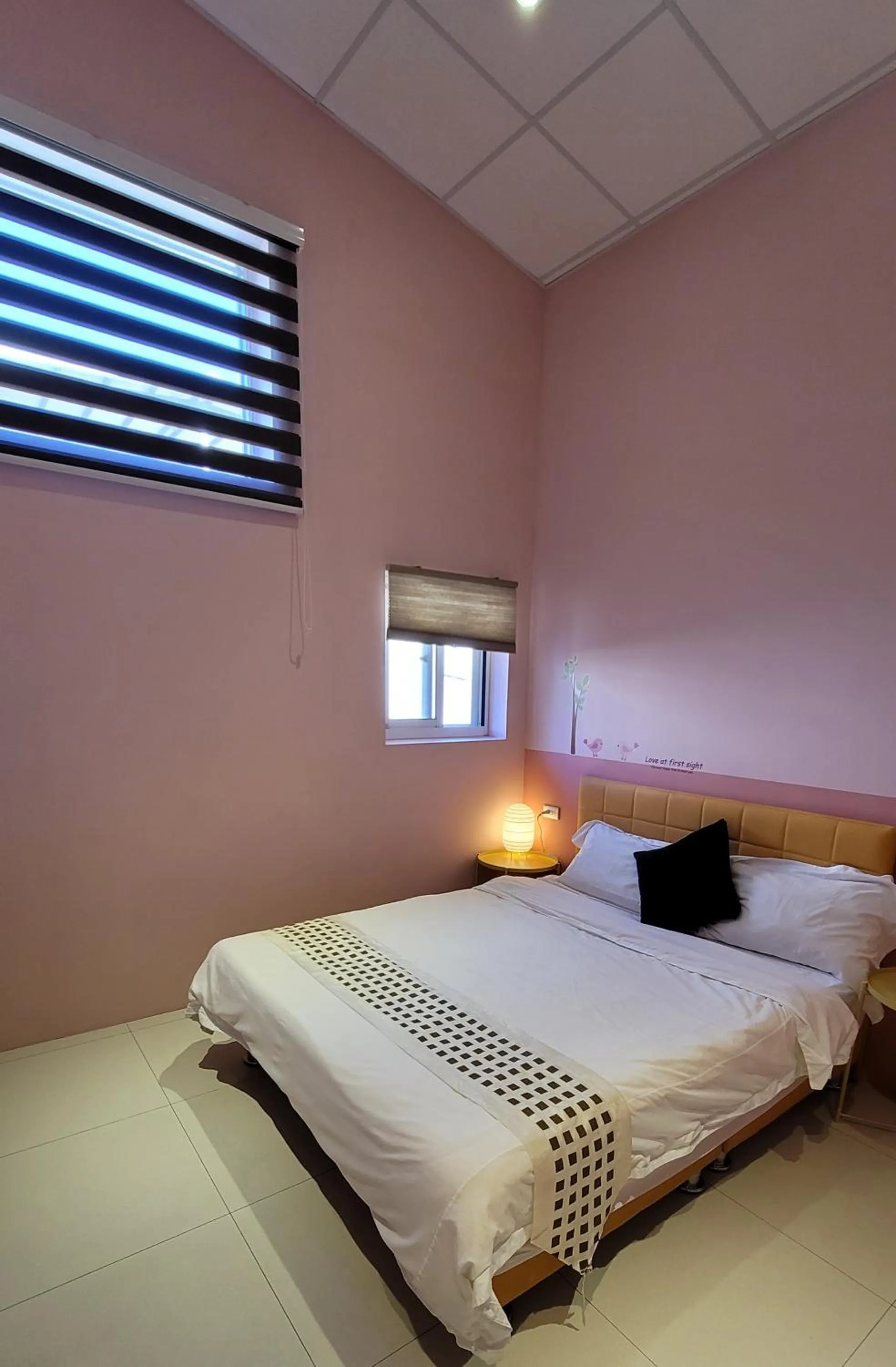 Photo of the whole room, Bed in Xi Yin Zhi Su