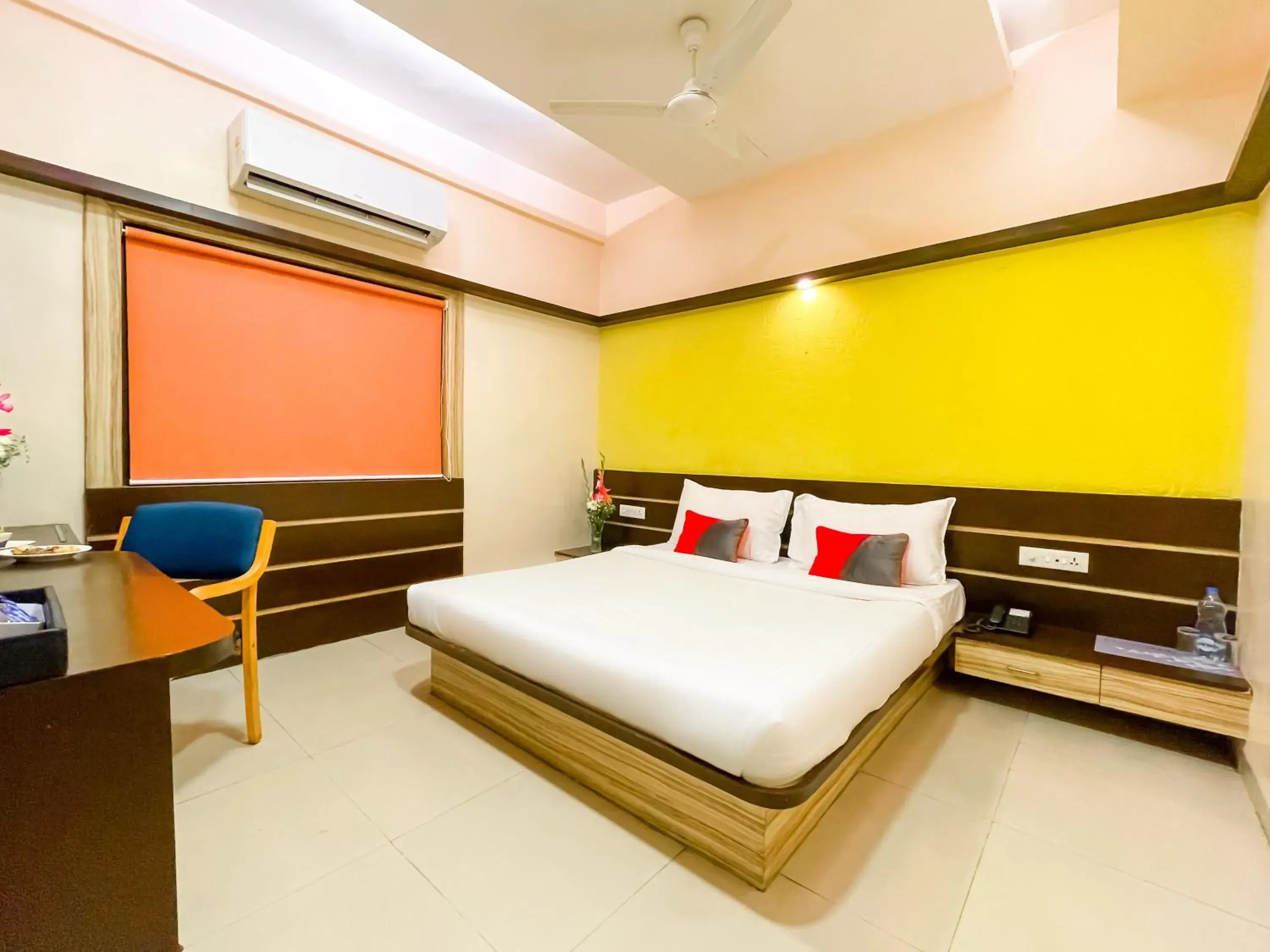 Bedroom, Bed in Hotel Golden Treat Bedroom, Bed in Hotel Golden Treat