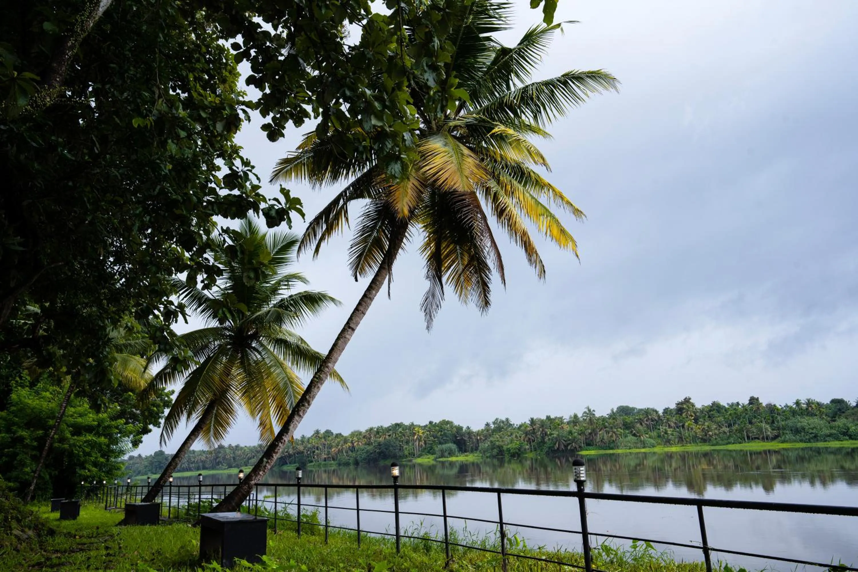Lake view in S RIVER RESORTS