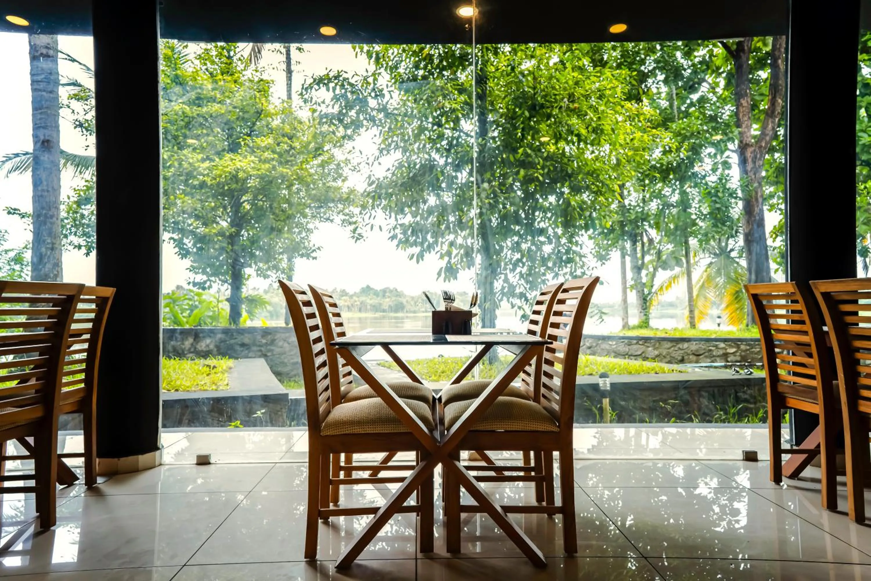 Restaurant/places to eat in S RIVER RESORTS