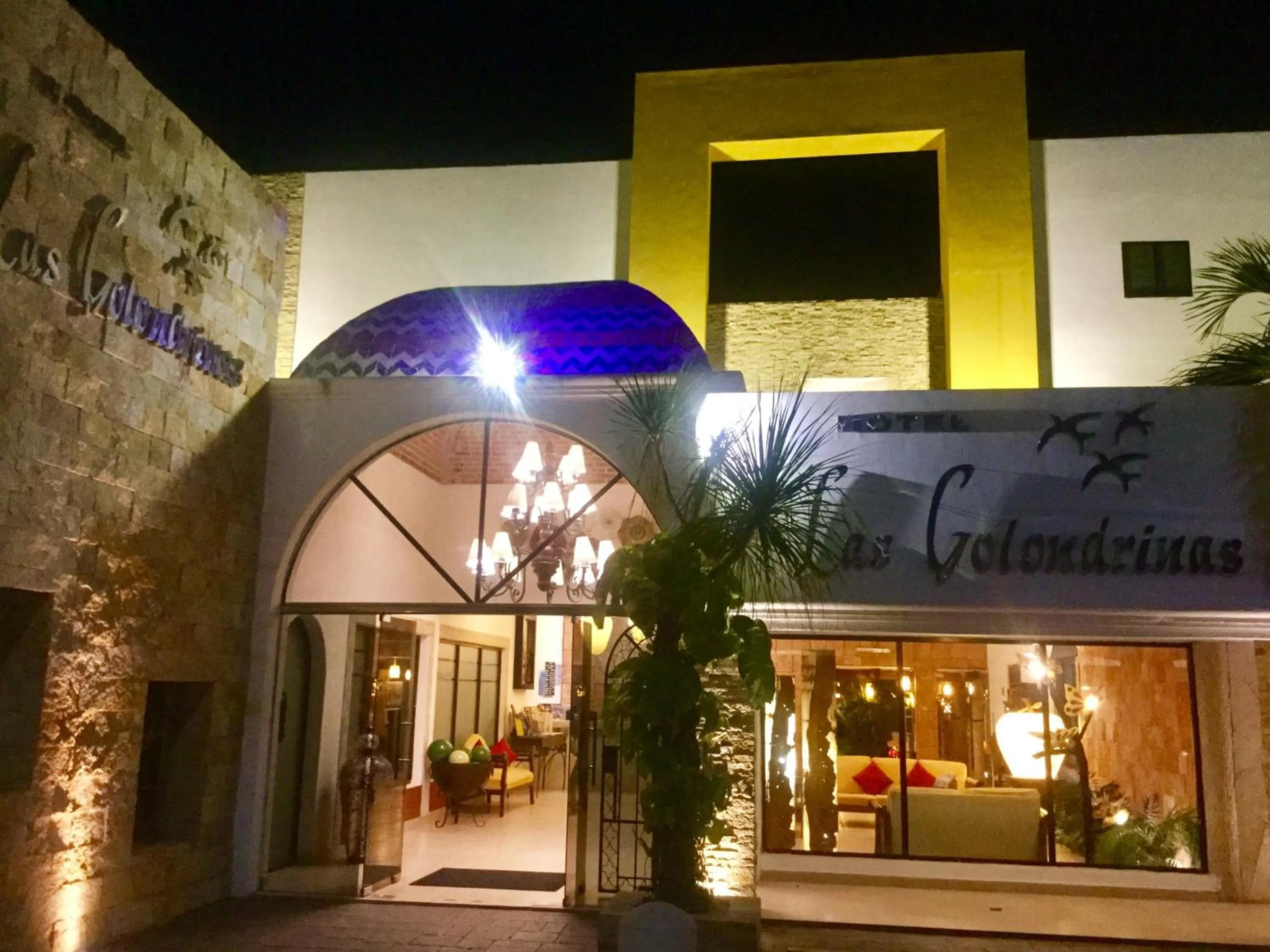 Facade/entrance in Hotel Las Golondrinas