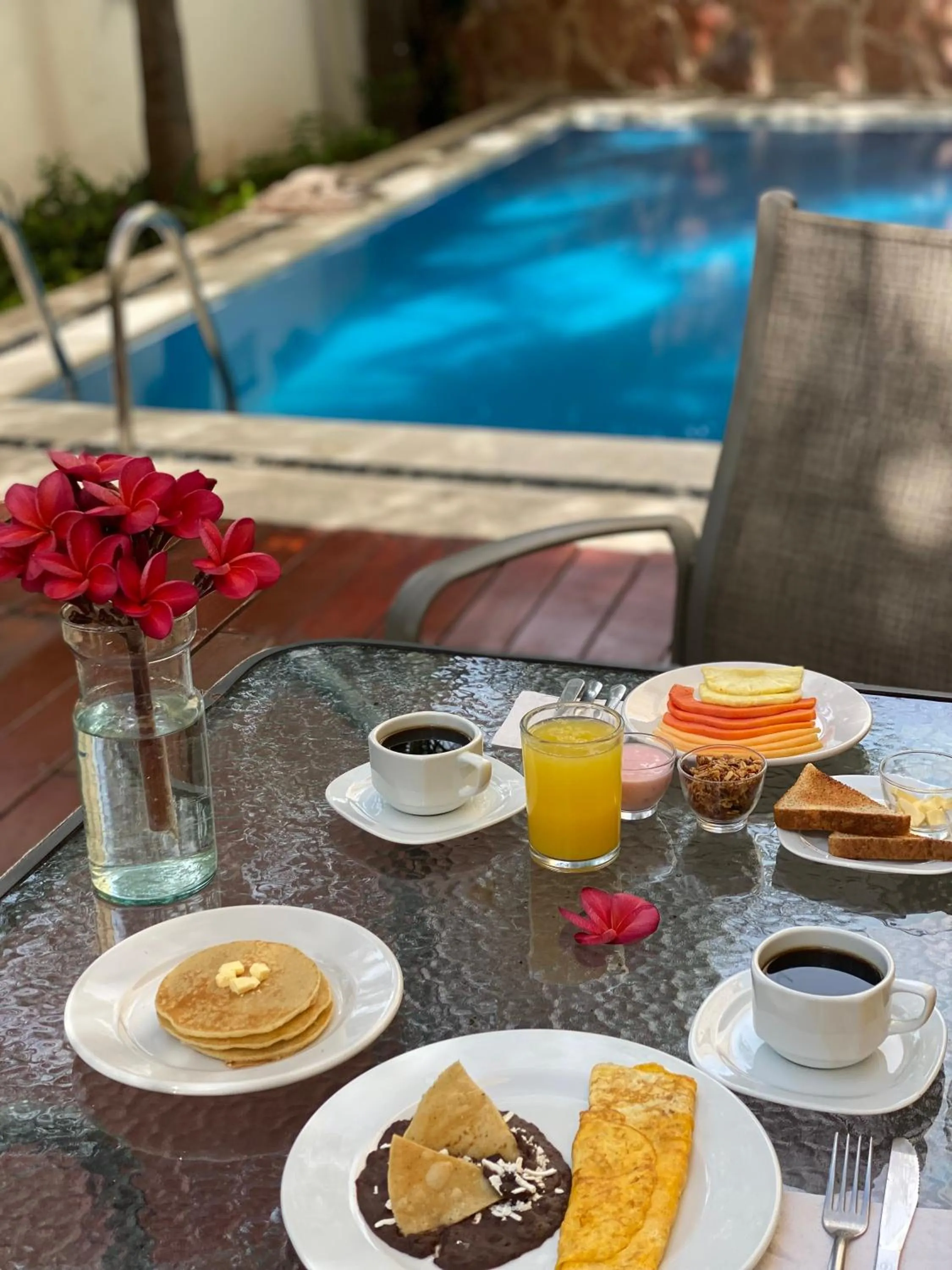 Pool view in Hotel Las Golondrinas