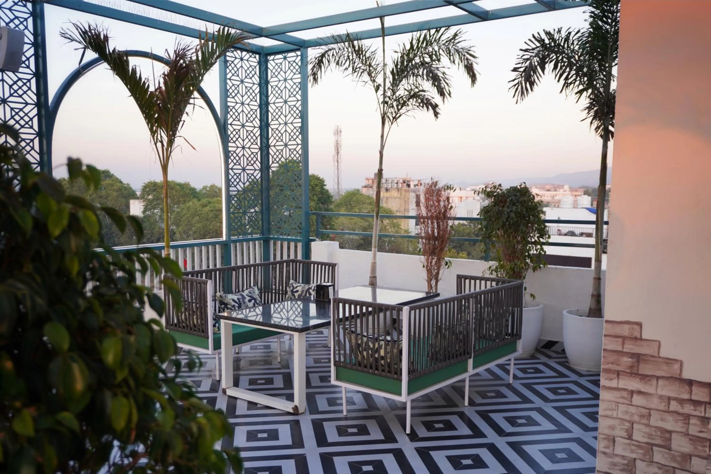Restaurant/places to eat in Hotel Saif Ranthambhore
