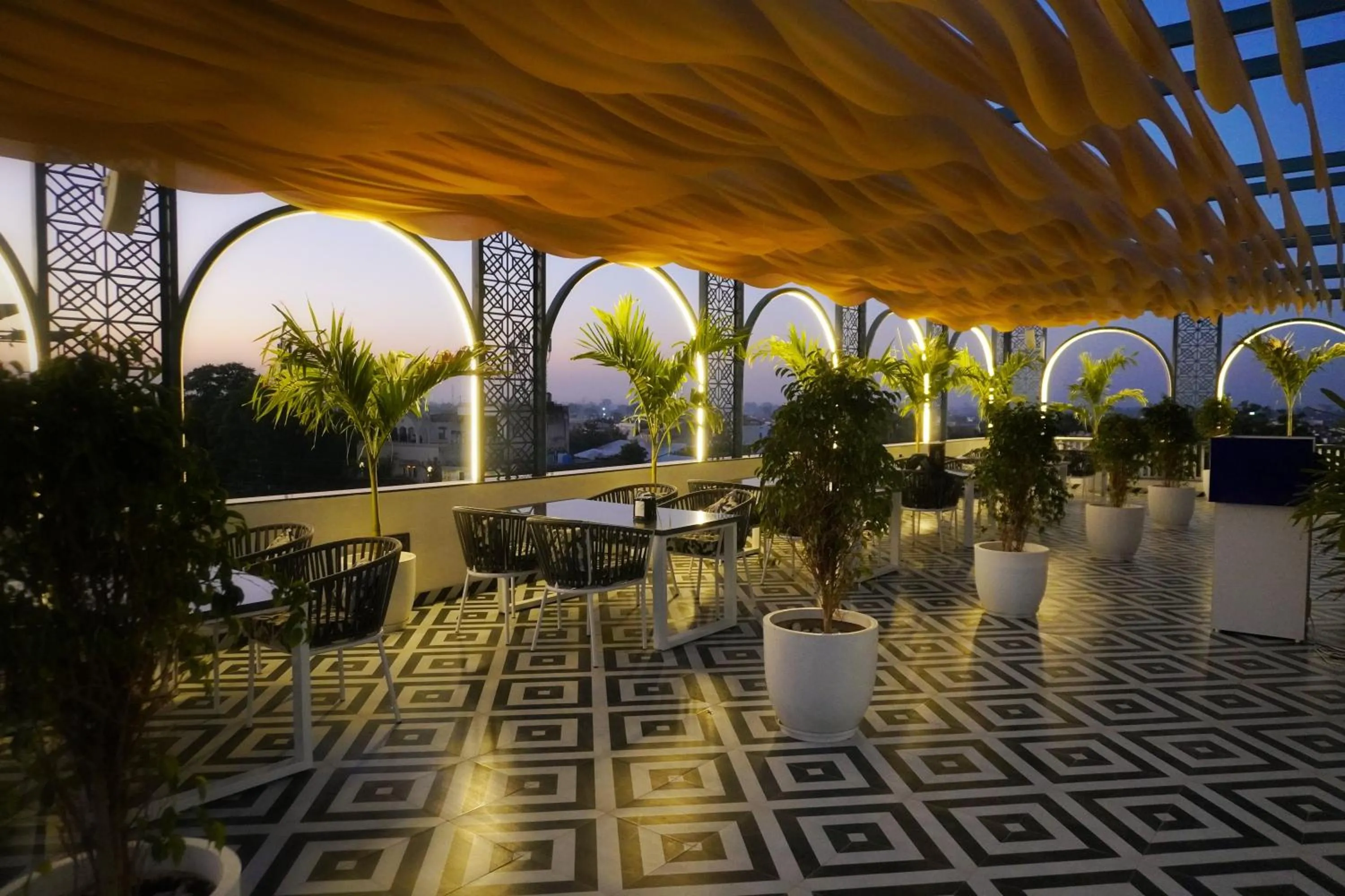Restaurant/places to eat in Hotel Saif Ranthambhore