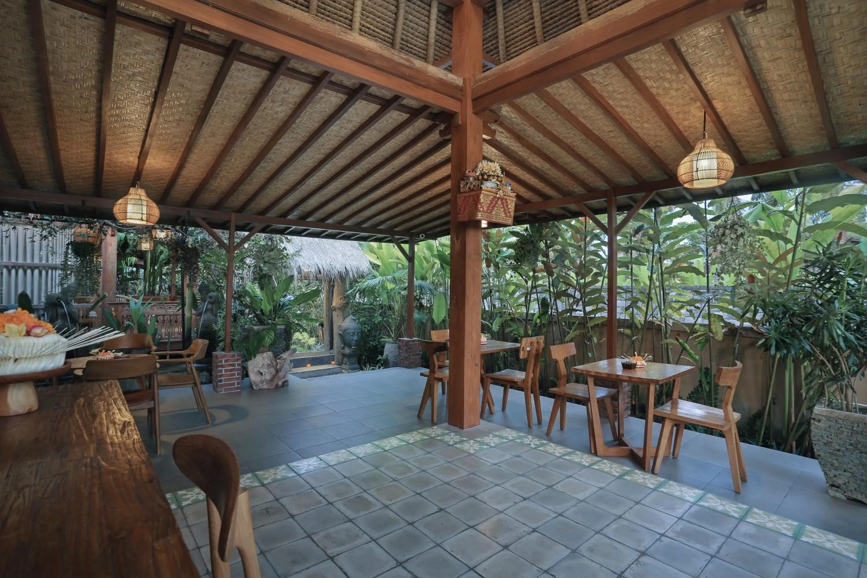 Restaurant/places to eat in Maha Shanti Ubud Villa