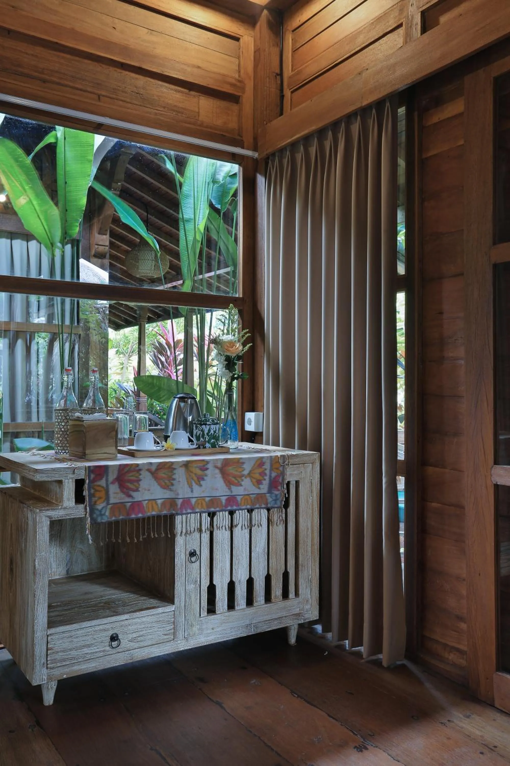 Coffee/tea facilities in Maha Shanti Ubud Villa