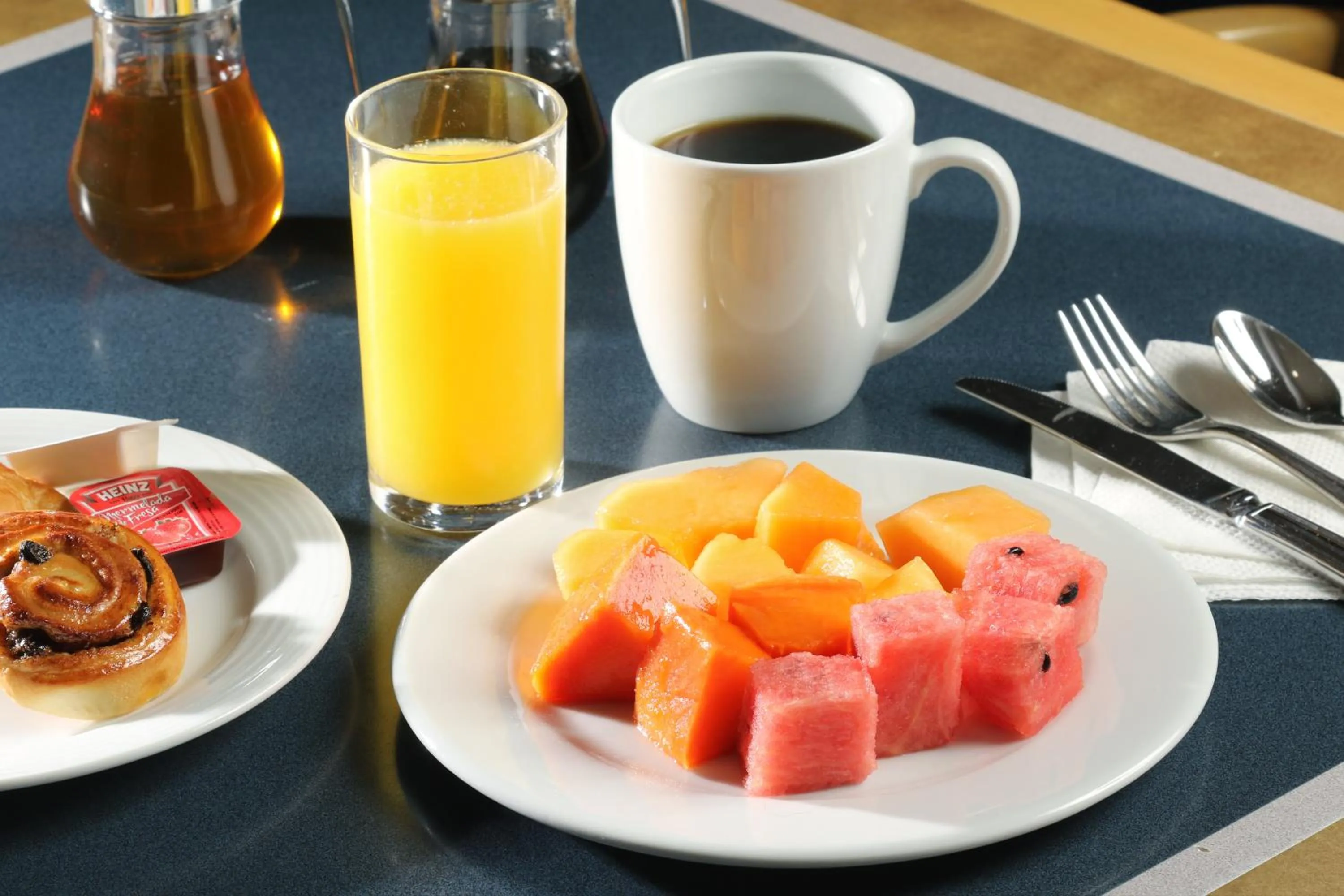 Breakfast in Holiday Inn Express - Monterrey - Tecnologico by IHG