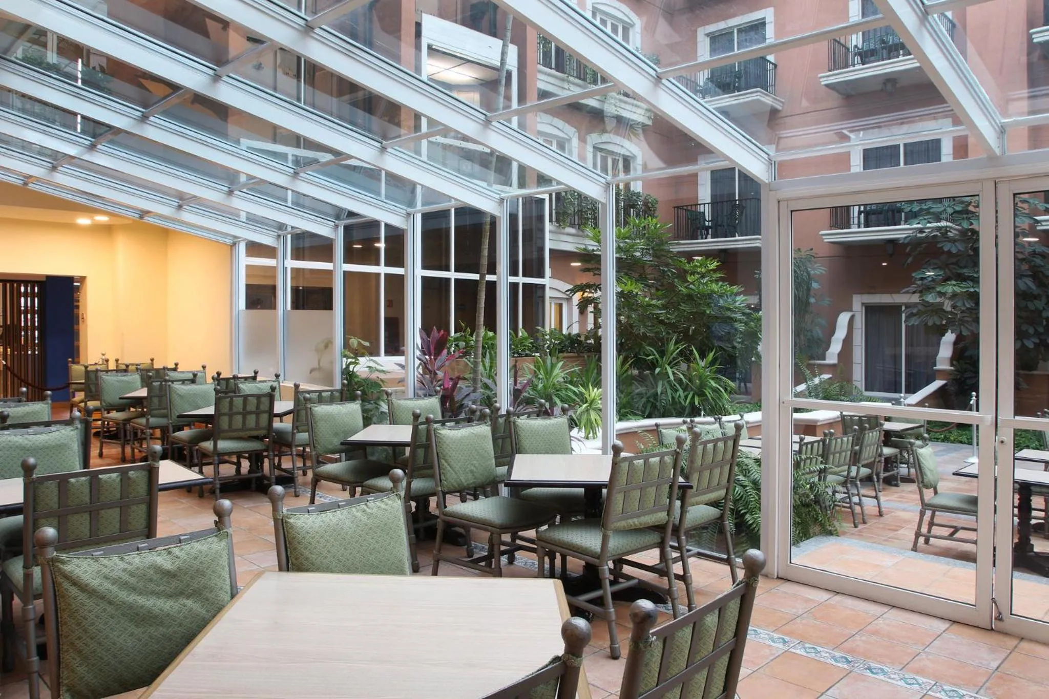 Breakfast in Holiday Inn Express - Monterrey - Tecnologico by IHG