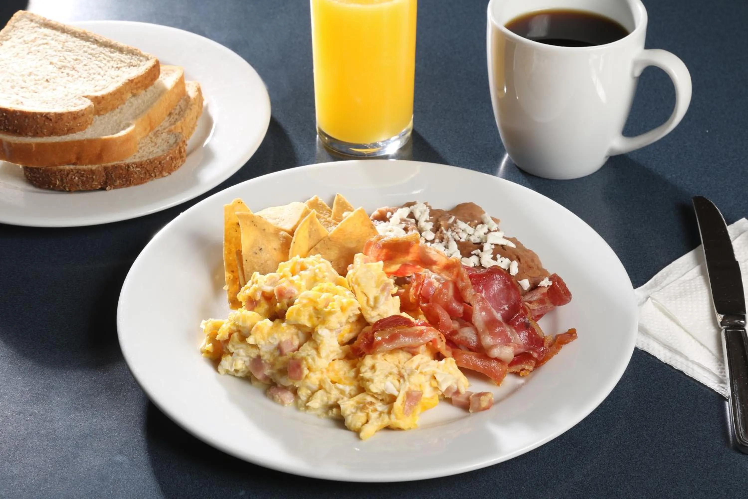 Breakfast in Holiday Inn Express - Monterrey - Tecnologico by IHG