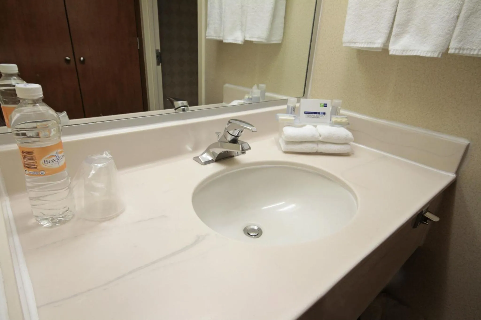 Bathroom in Holiday Inn Express - Monterrey - Tecnologico by IHG