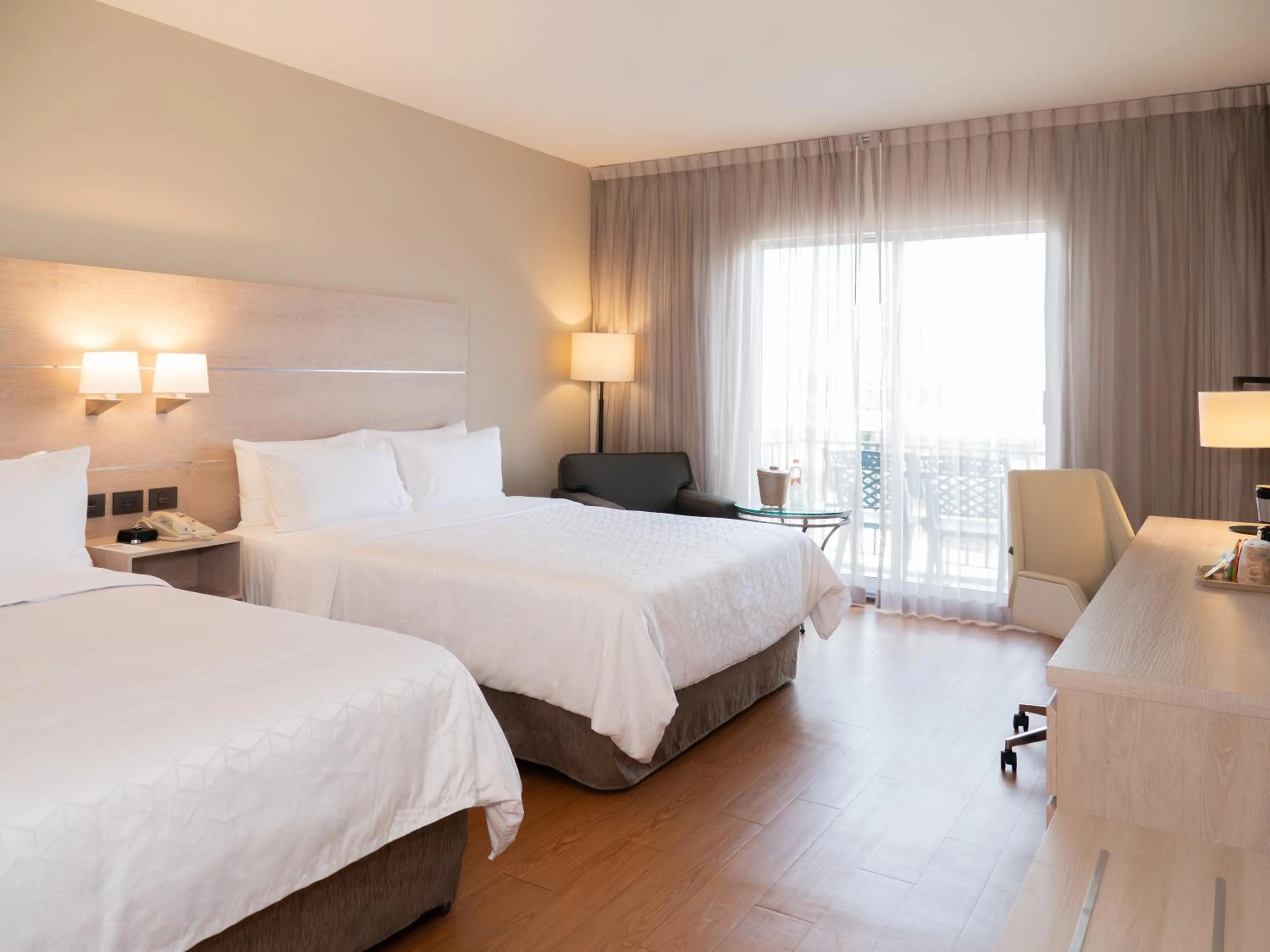 Photo of the whole room, Bed in Holiday Inn Express - Monterrey - Tecnologico by IHG
