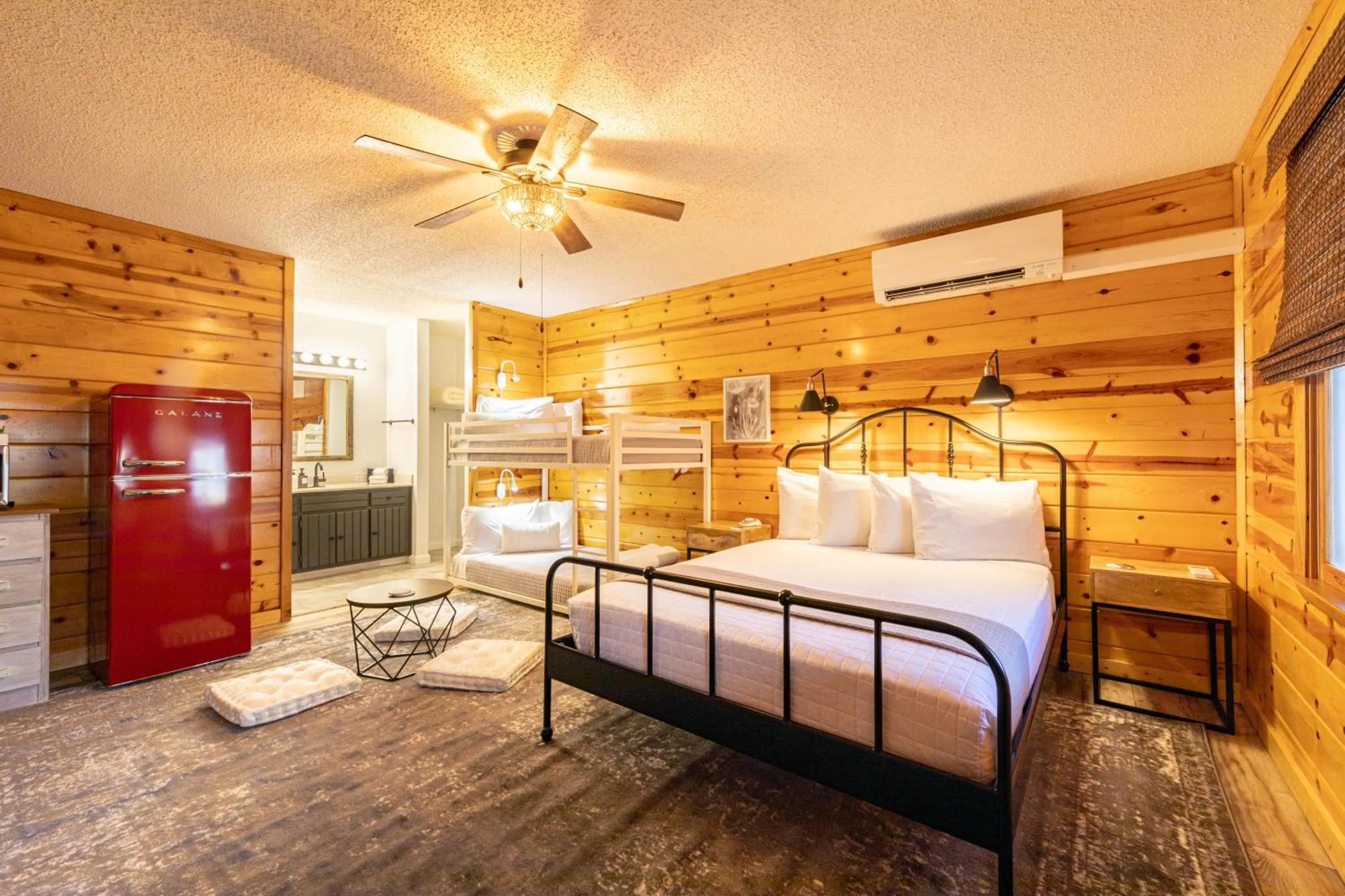 Bedroom, Bed in Mount Mitchell Eco Retreat