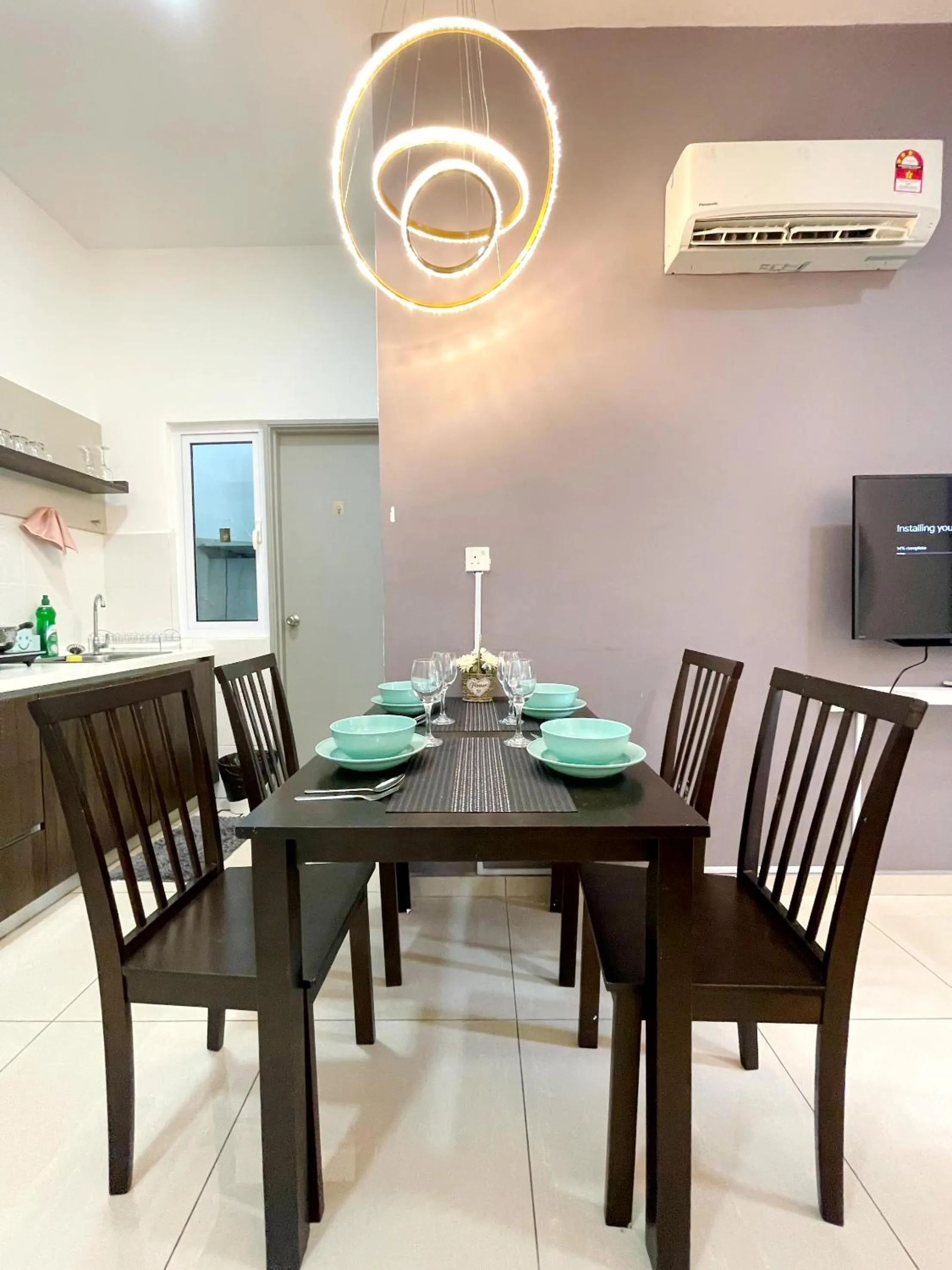 Dining area in MesaHill Homestay, Nilai by S&T Homez