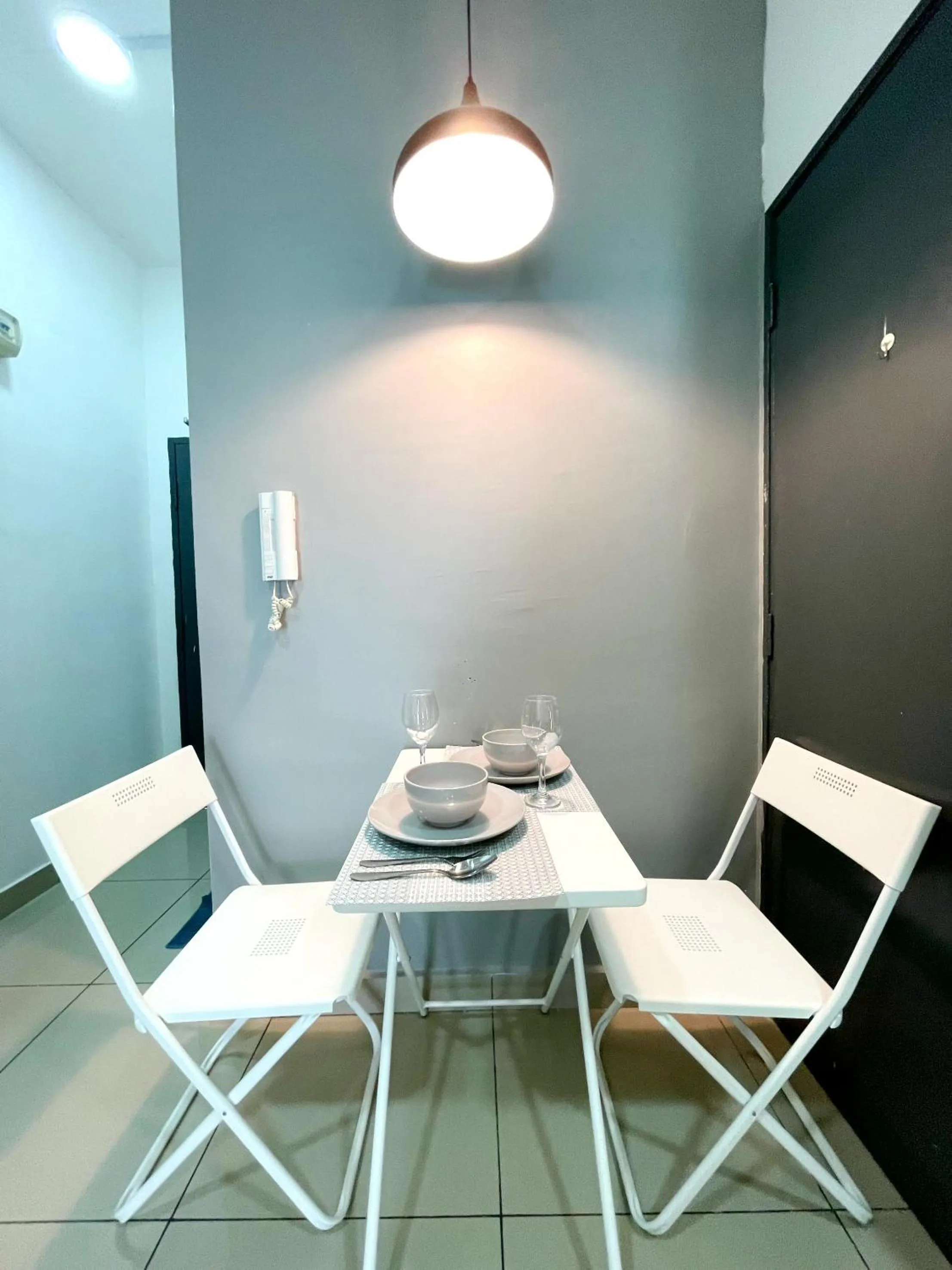 Dining area in MesaHill Homestay, Nilai by S&T Homez