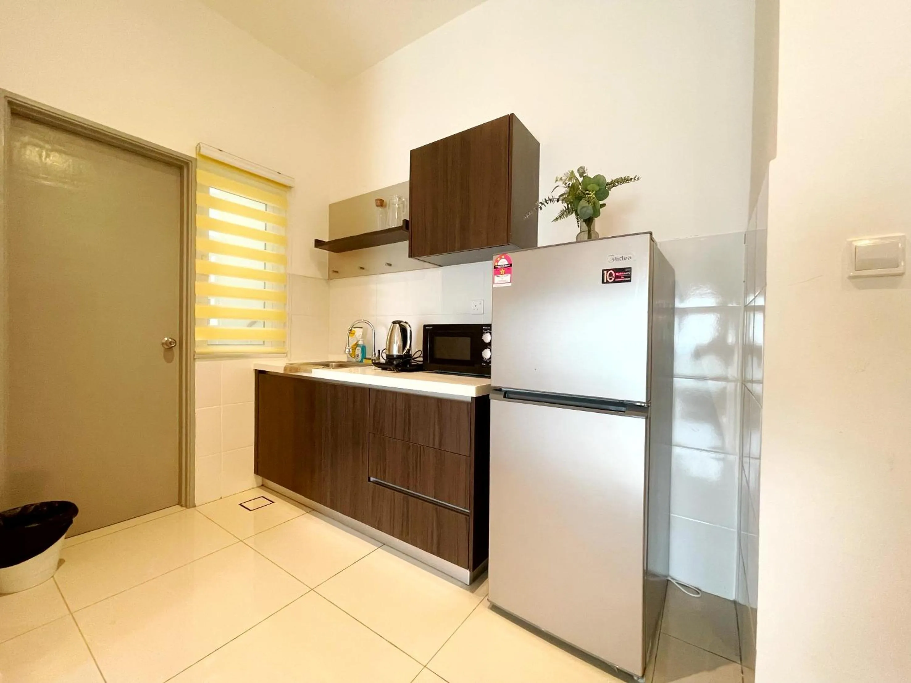 Kitchen or kitchenette in MesaHill Homestay, Nilai by S&T Homez