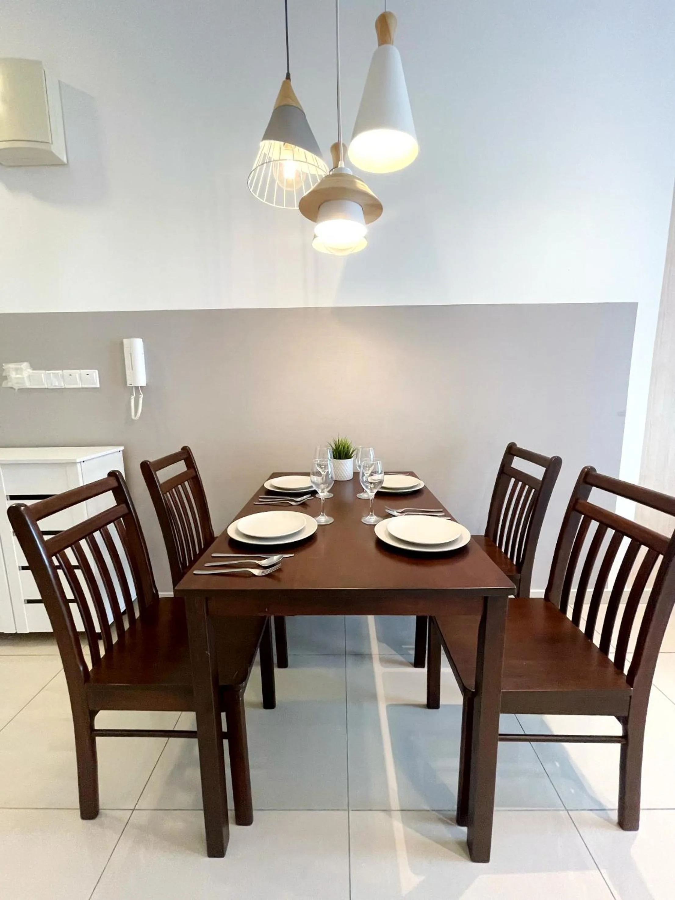 Dining area in MesaHill Homestay, Nilai by S&T Homez
