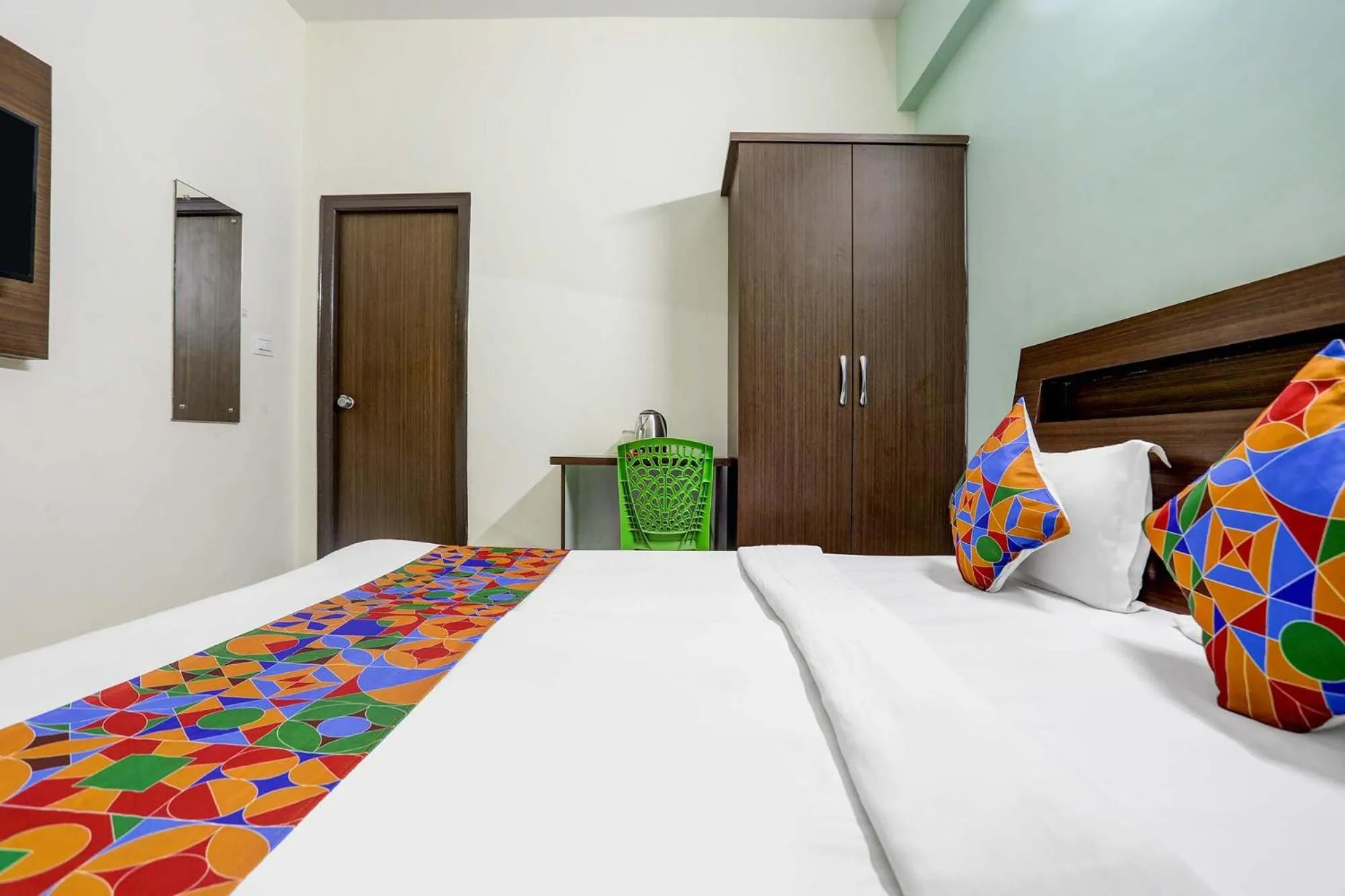 Bed in Hotel Royal Suites - Yeshwanthpur